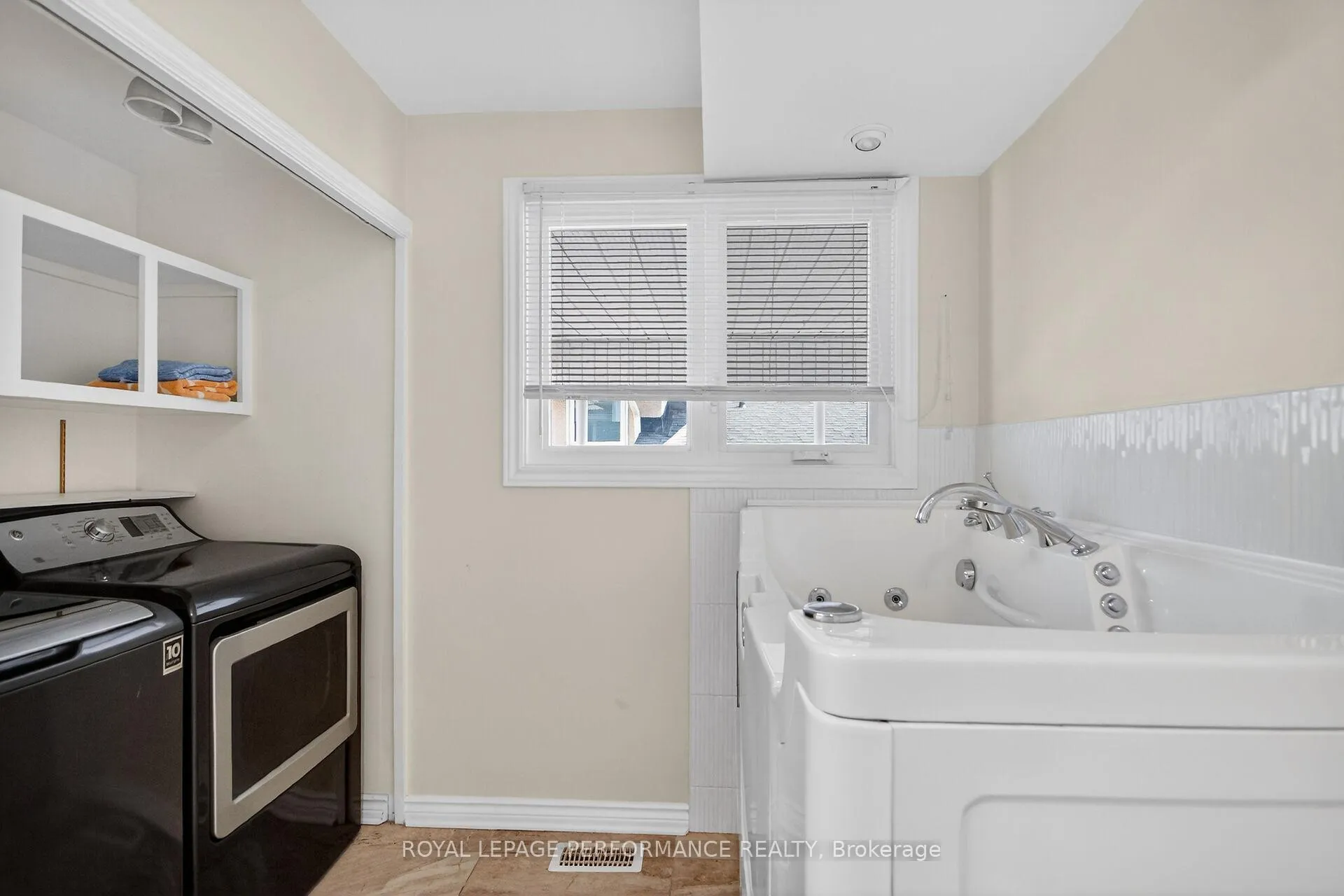 Photo 16 of 1879 Sharel Drive, Ottawa, Guildwood Estates - Urbandale Acres — HOMEH