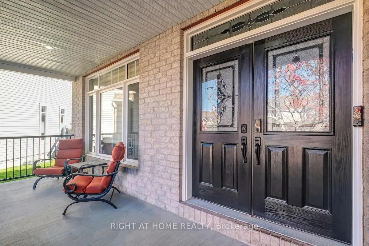 Photo 3 of 211 Denali Way, Ottawa, Stittsville (North) — HOMEH
