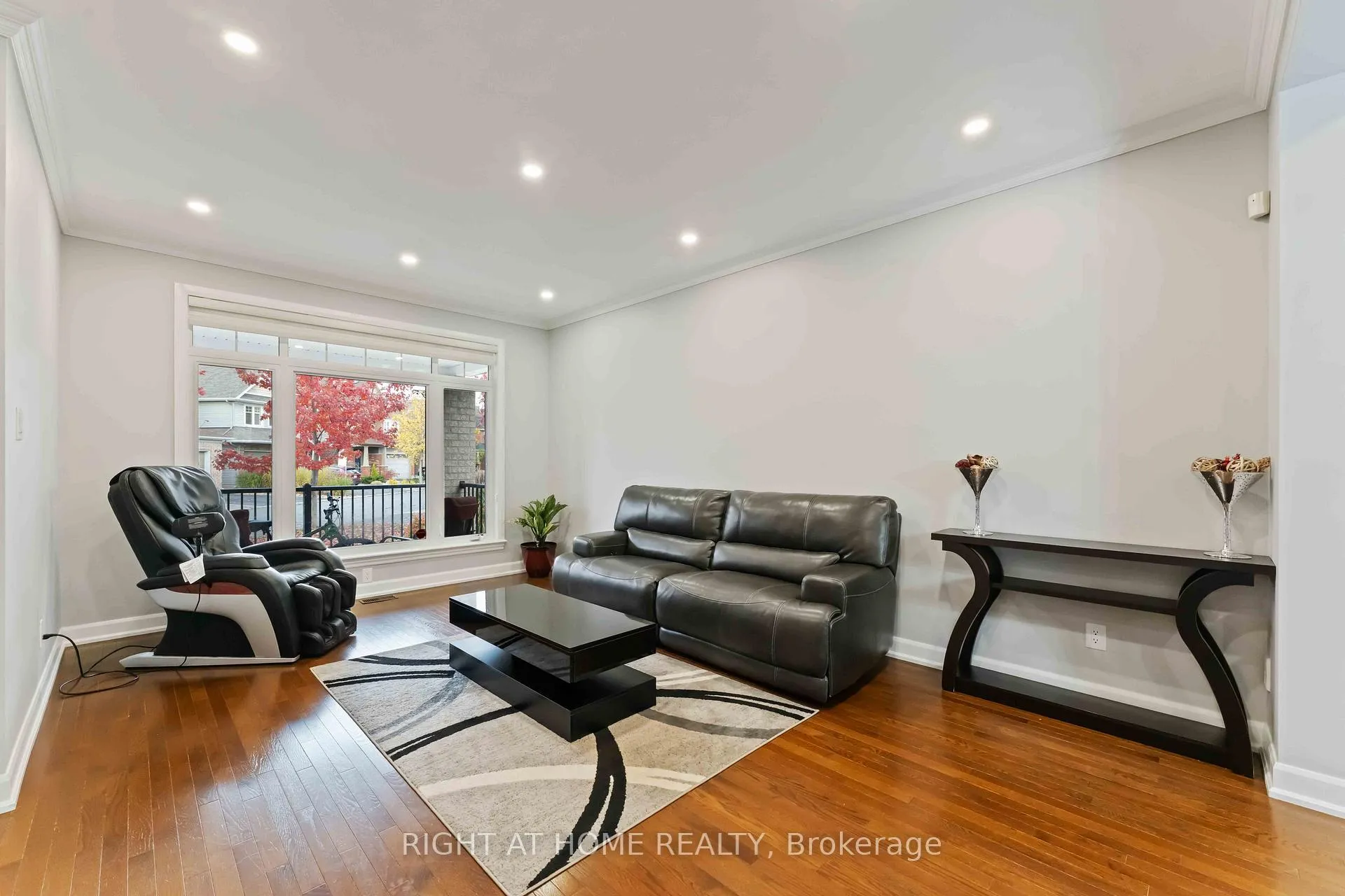 Photo 5 of 211 Denali Way, Ottawa, Stittsville (North) — HOMEH