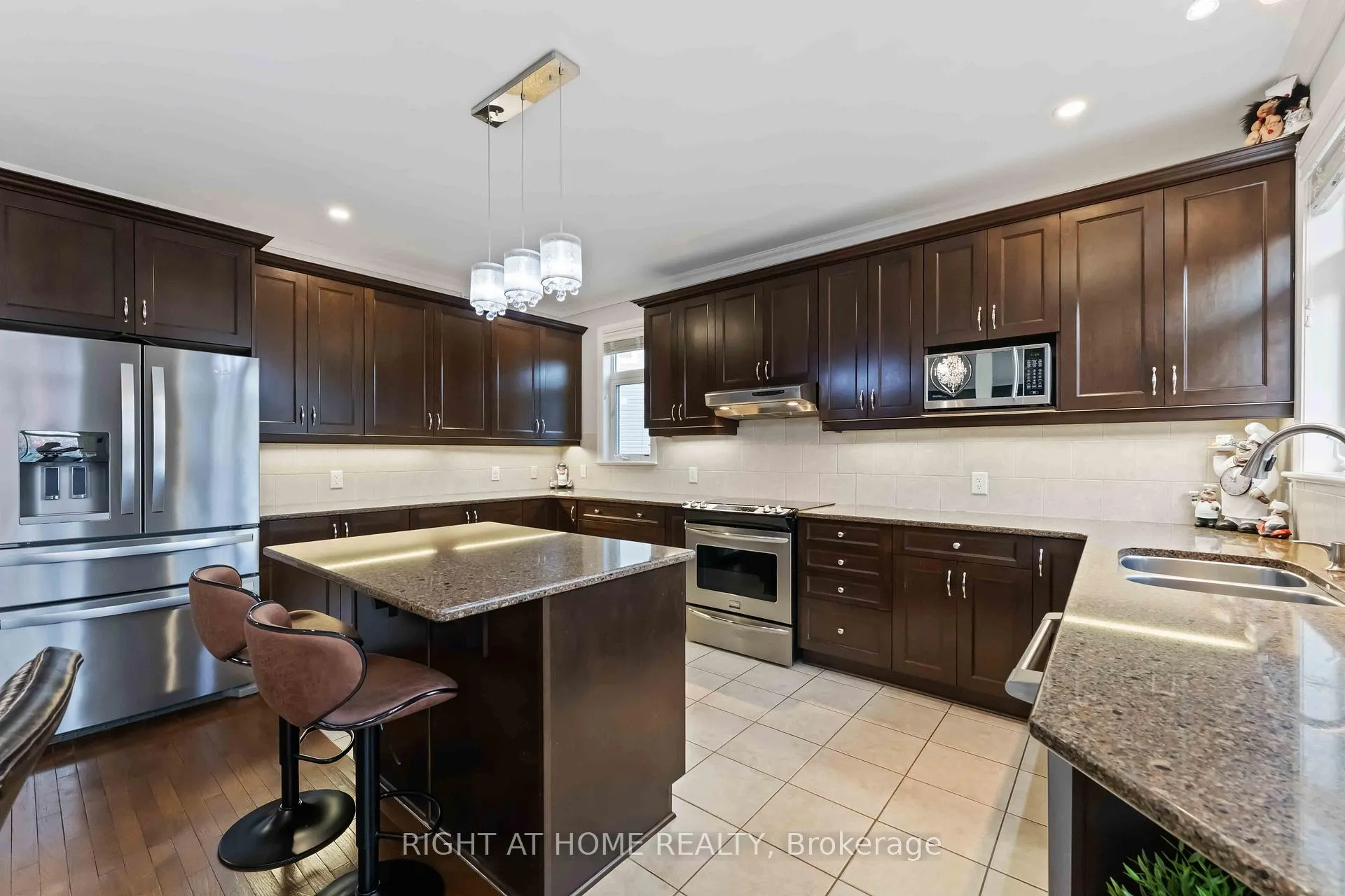 Photo 11 of 211 Denali Way, Ottawa, Stittsville (North) — HOMEH