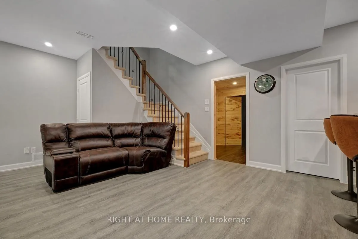 Photo 33 of 211 Denali Way, Ottawa, Stittsville (North) — HOMEH