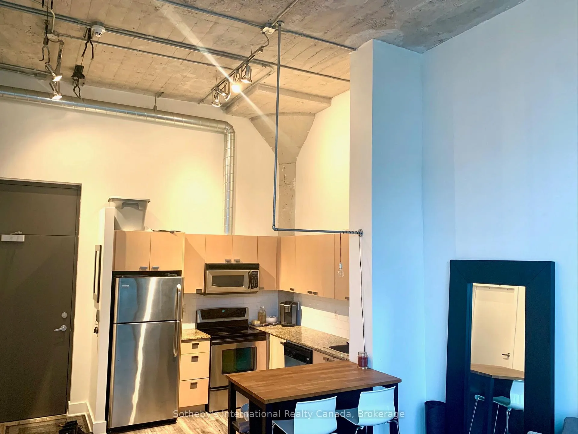 Photo 8 of Unit 323, 637 Lake Shore Boulevard W, Toronto, Niagara — HOMEH
