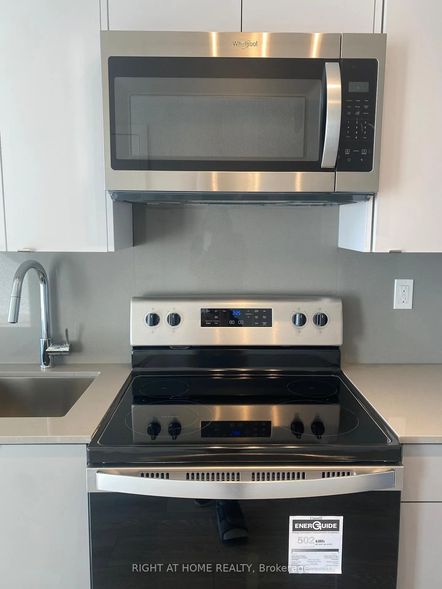 Photo 6 of Unit B815, 3200 Dakota Common, Burlington, Alton — HOMEH