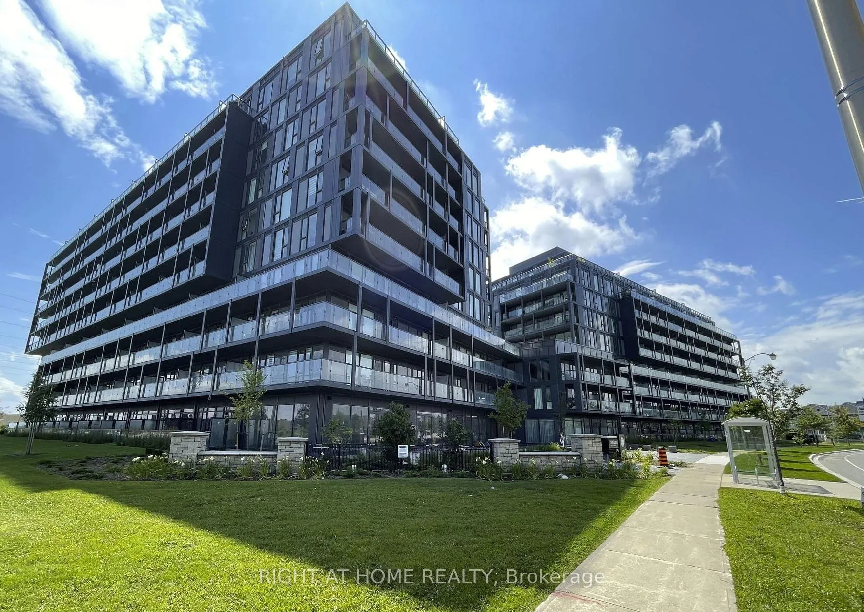 Photo 20 of Unit B815, 3200 Dakota Common, Burlington, Alton — HOMEH