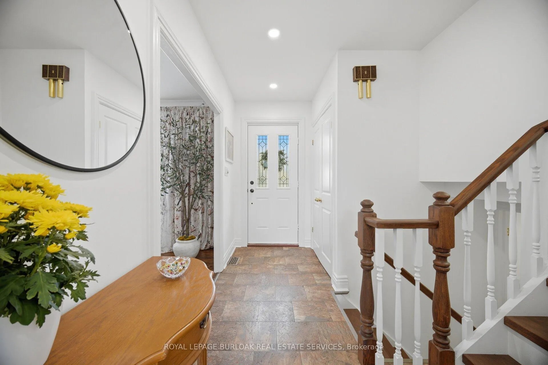 Photo 3 of 188 White Pines Drive, Burlington, Appleby — HOMEH
