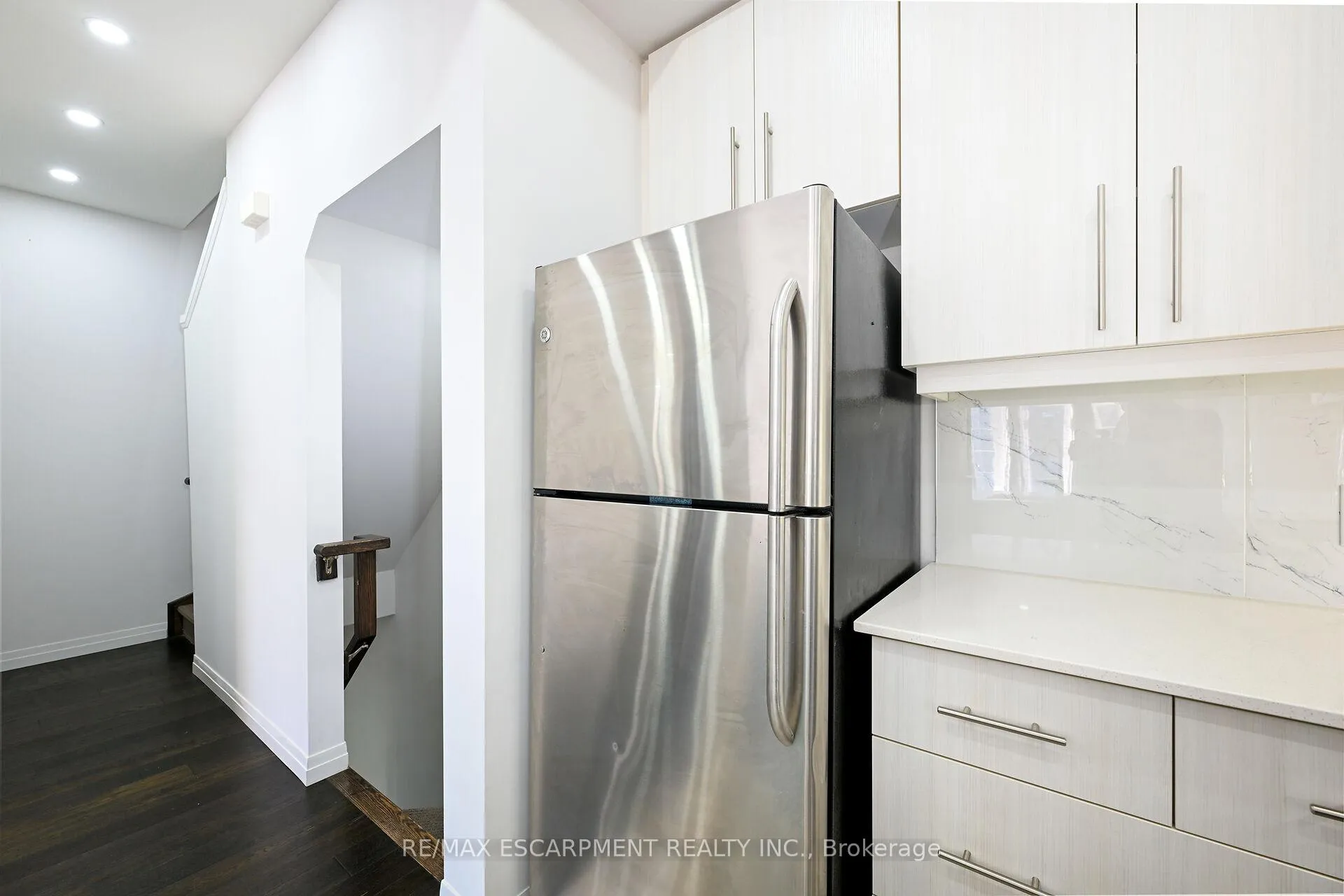 Photo 5 of Unit 70, 30 Time Square Boulevard, Hamilton, Rural Stoney Creek — HOMEH