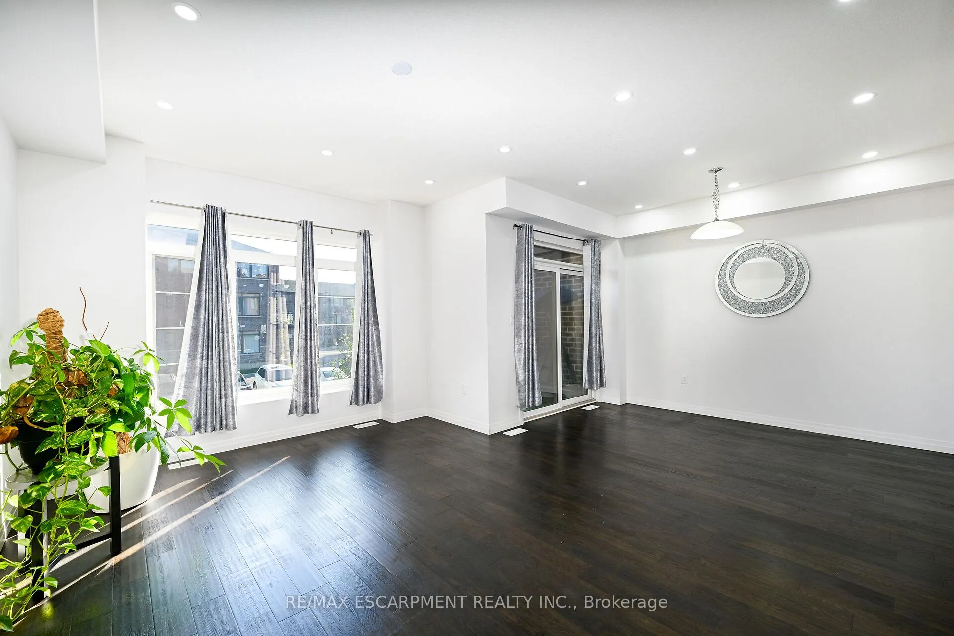 Photo 7 of Unit 70, 30 Time Square Boulevard, Hamilton, Rural Stoney Creek — HOMEH