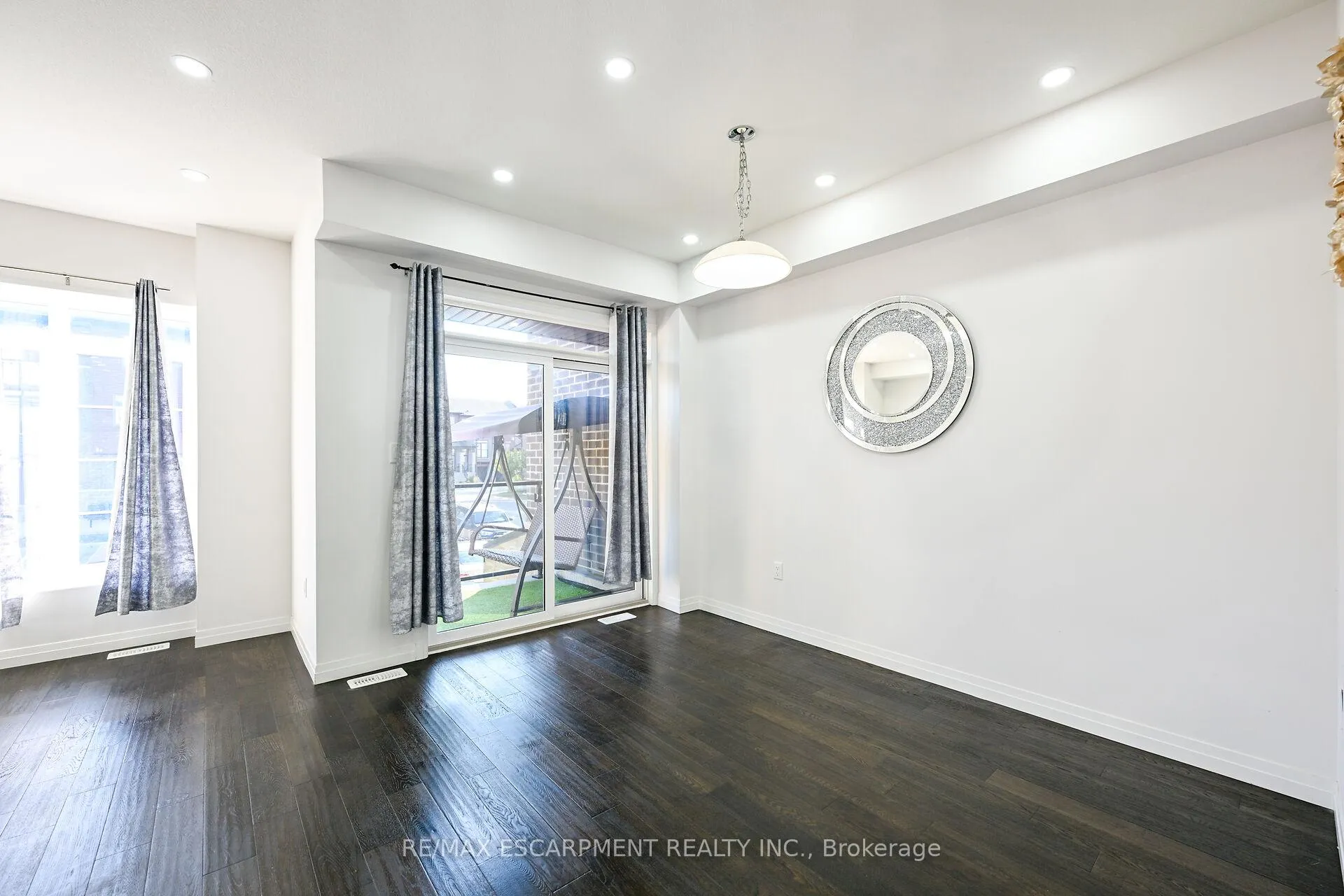 Photo 9 of Unit 70, 30 Time Square Boulevard, Hamilton, Rural Stoney Creek — HOMEH
