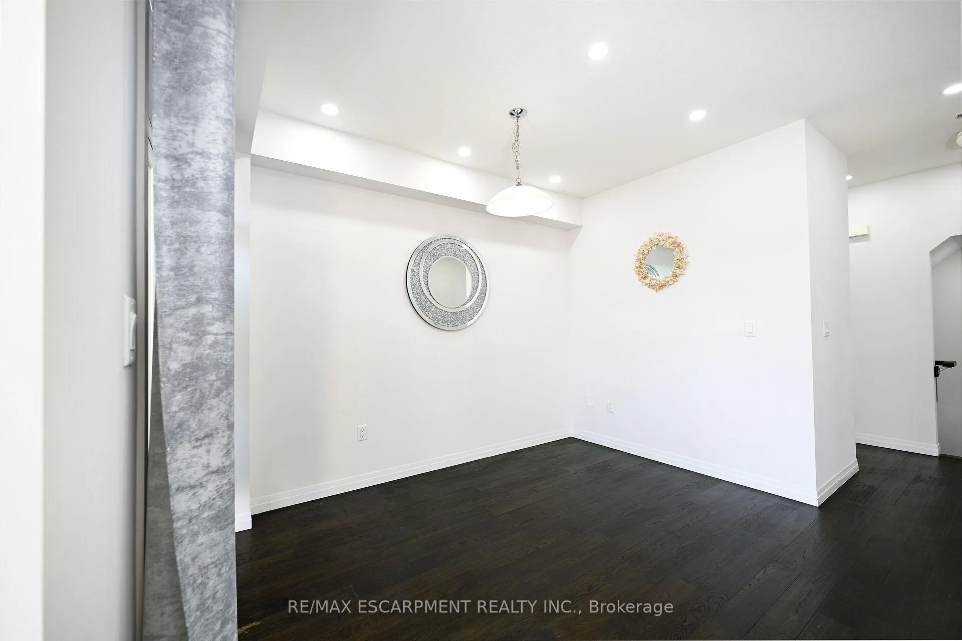 Photo 13 of Unit 70, 30 Time Square Boulevard, Hamilton, Rural Stoney Creek — HOMEH