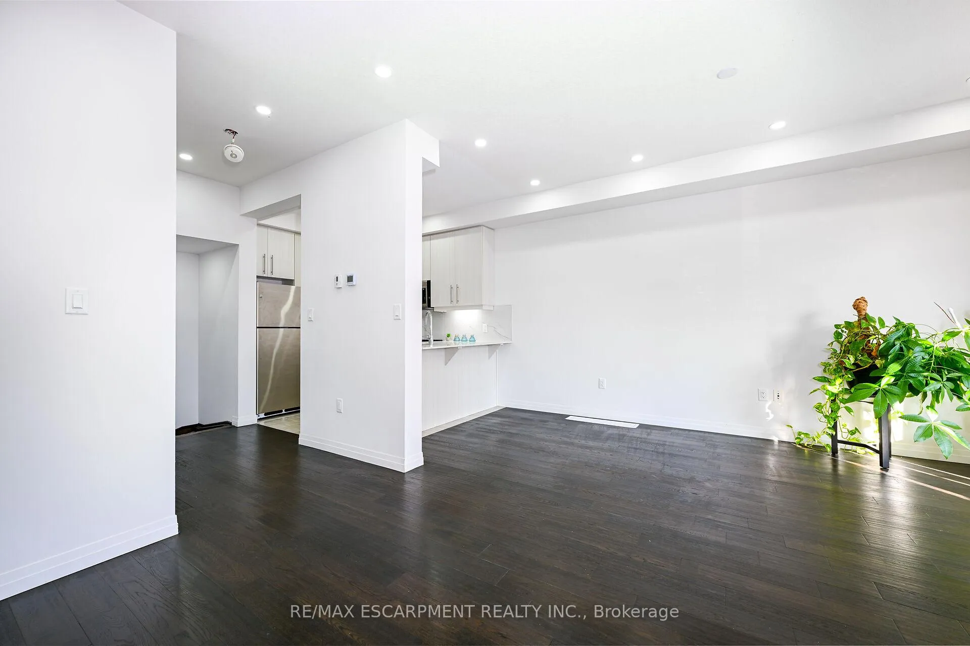 Photo 14 of Unit 70, 30 Time Square Boulevard, Hamilton, Rural Stoney Creek — HOMEH