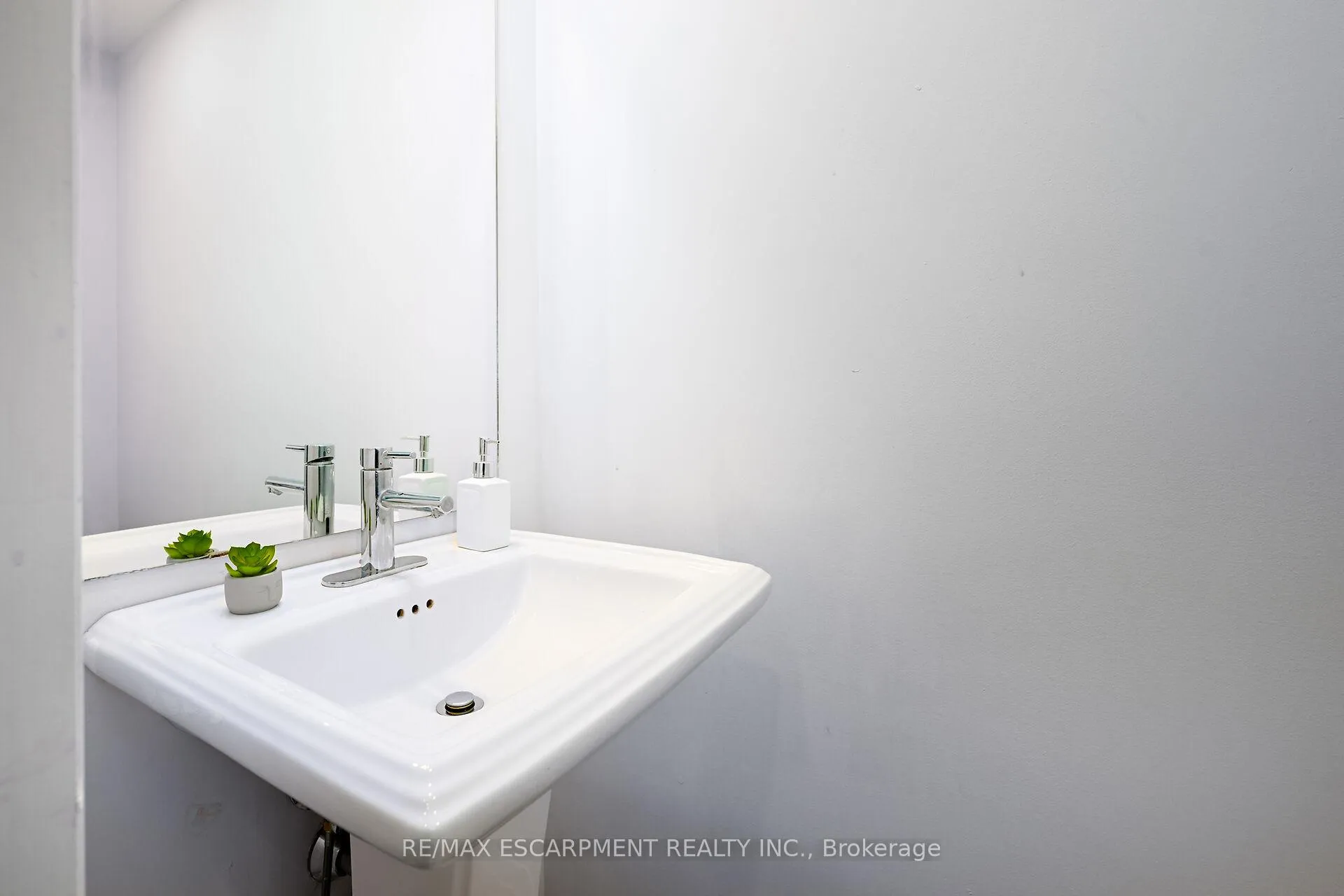 Photo 15 of Unit 70, 30 Time Square Boulevard, Hamilton, Rural Stoney Creek — HOMEH