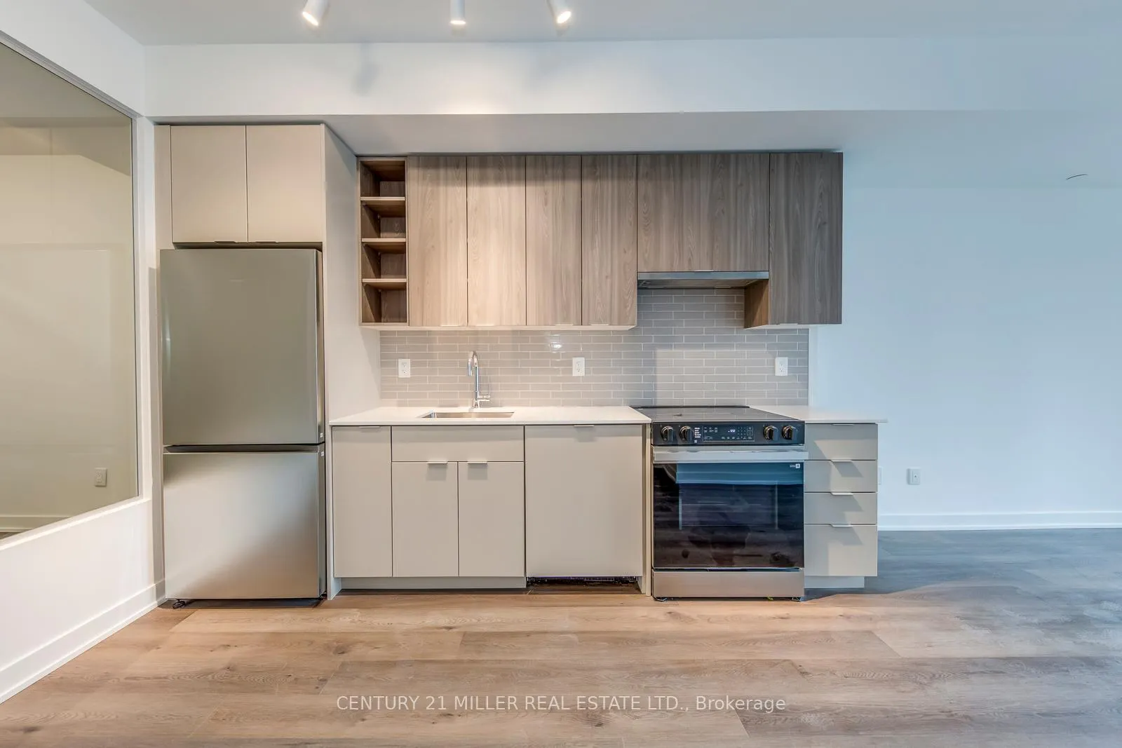 Photo 6 of Unit 313, 2075 Lakeshore Road, Burlington, Brant — HOMEH