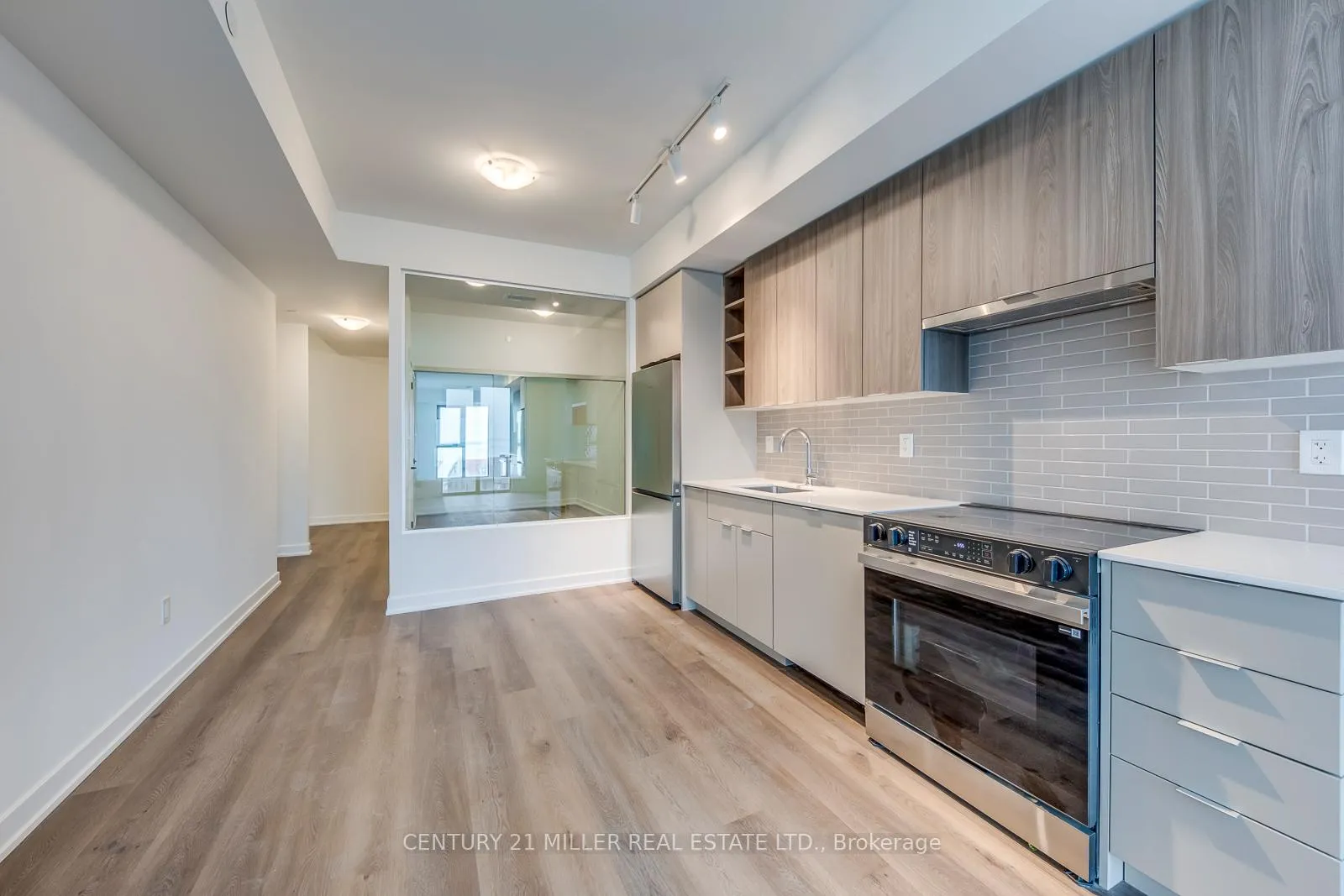 Photo 10 of Unit 313, 2075 Lakeshore Road, Burlington, Brant — HOMEH