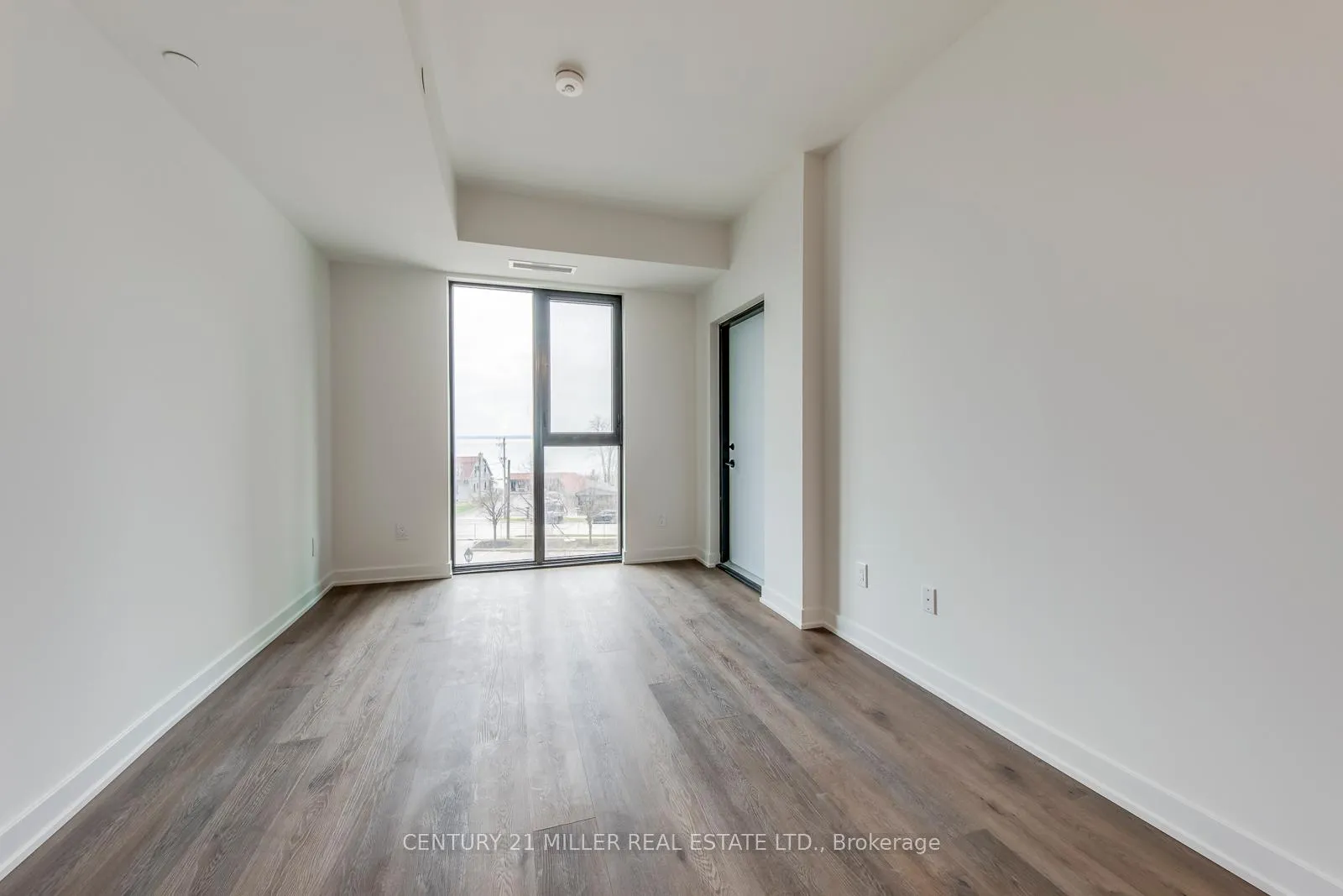 Photo 12 of Unit 313, 2075 Lakeshore Road, Burlington, Brant — HOMEH