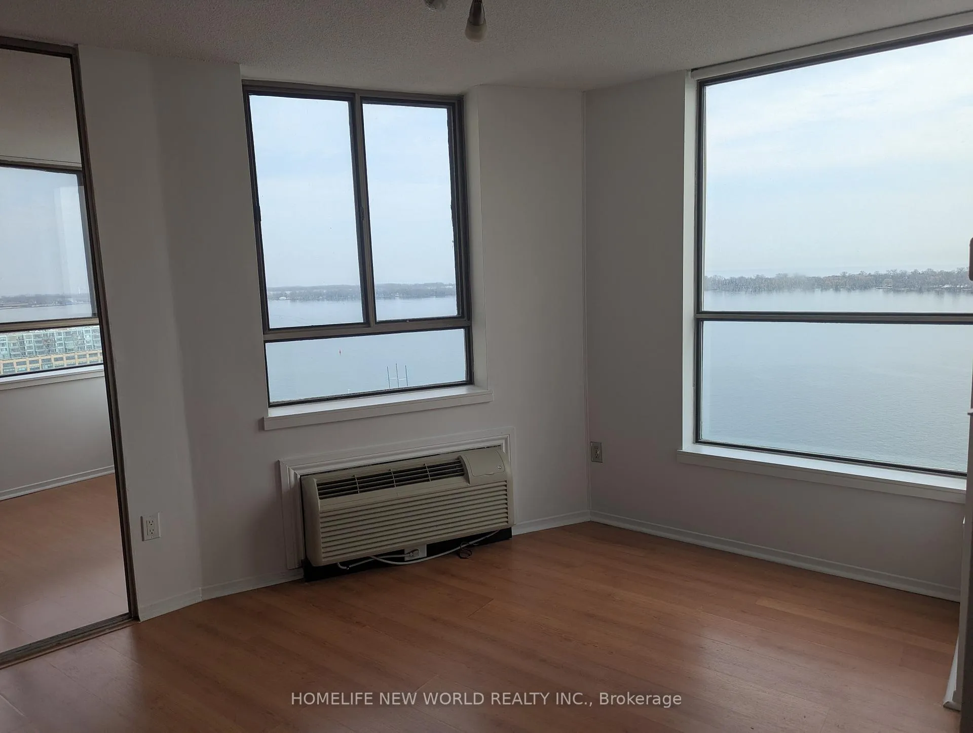 Photo 14 of Unit 2501, 270 Queens Quay W, Toronto, Waterfront Communities — HOMEH