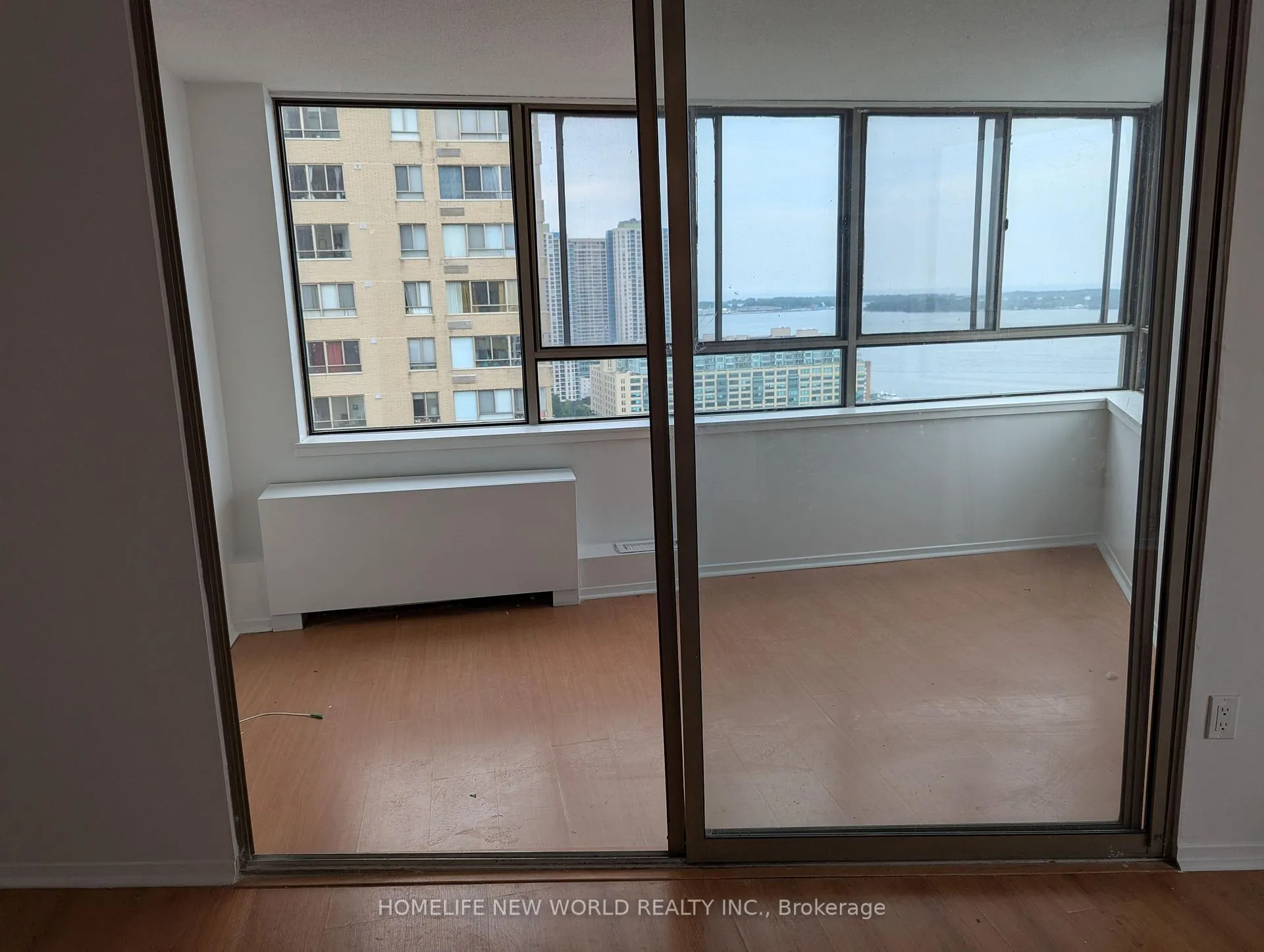 Photo 15 of Unit 2501, 270 Queens Quay W, Toronto, Waterfront Communities — HOMEH