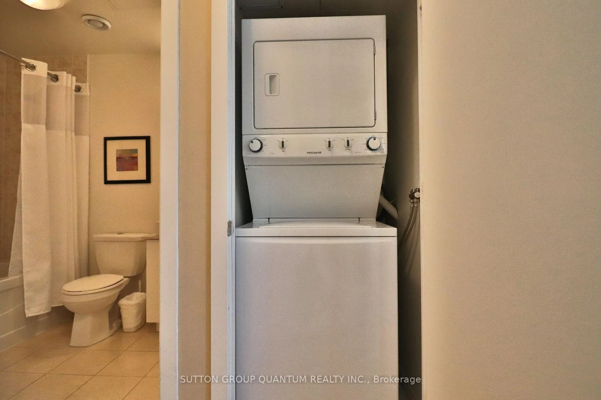 Photo 3 of Unit 2604, 65 Bremner Boulevard, Toronto, Waterfront Communities — HOMEH