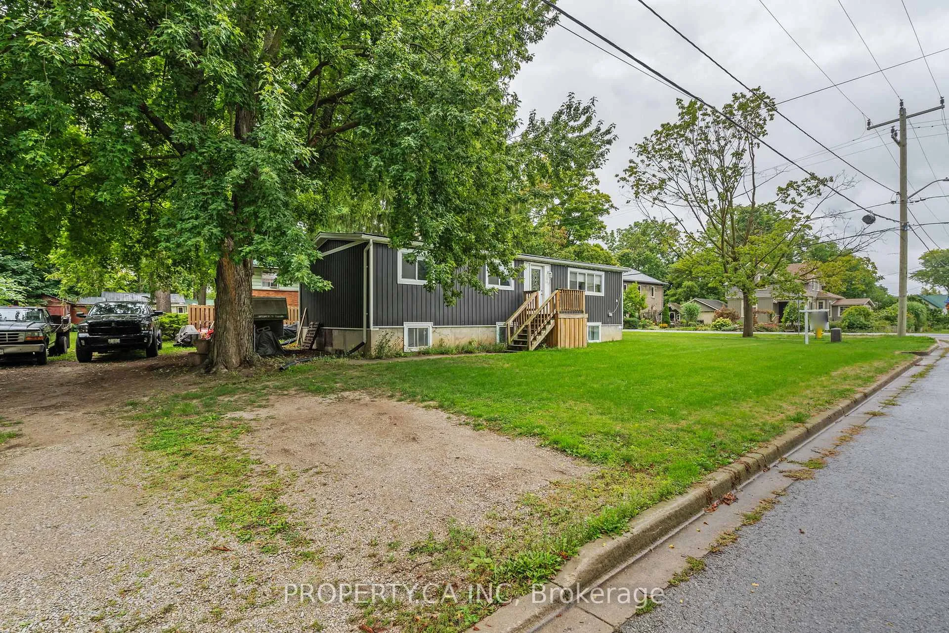 Photo 3 of 190 Ann Street, North Middlesex, Parkhill — HOMEH