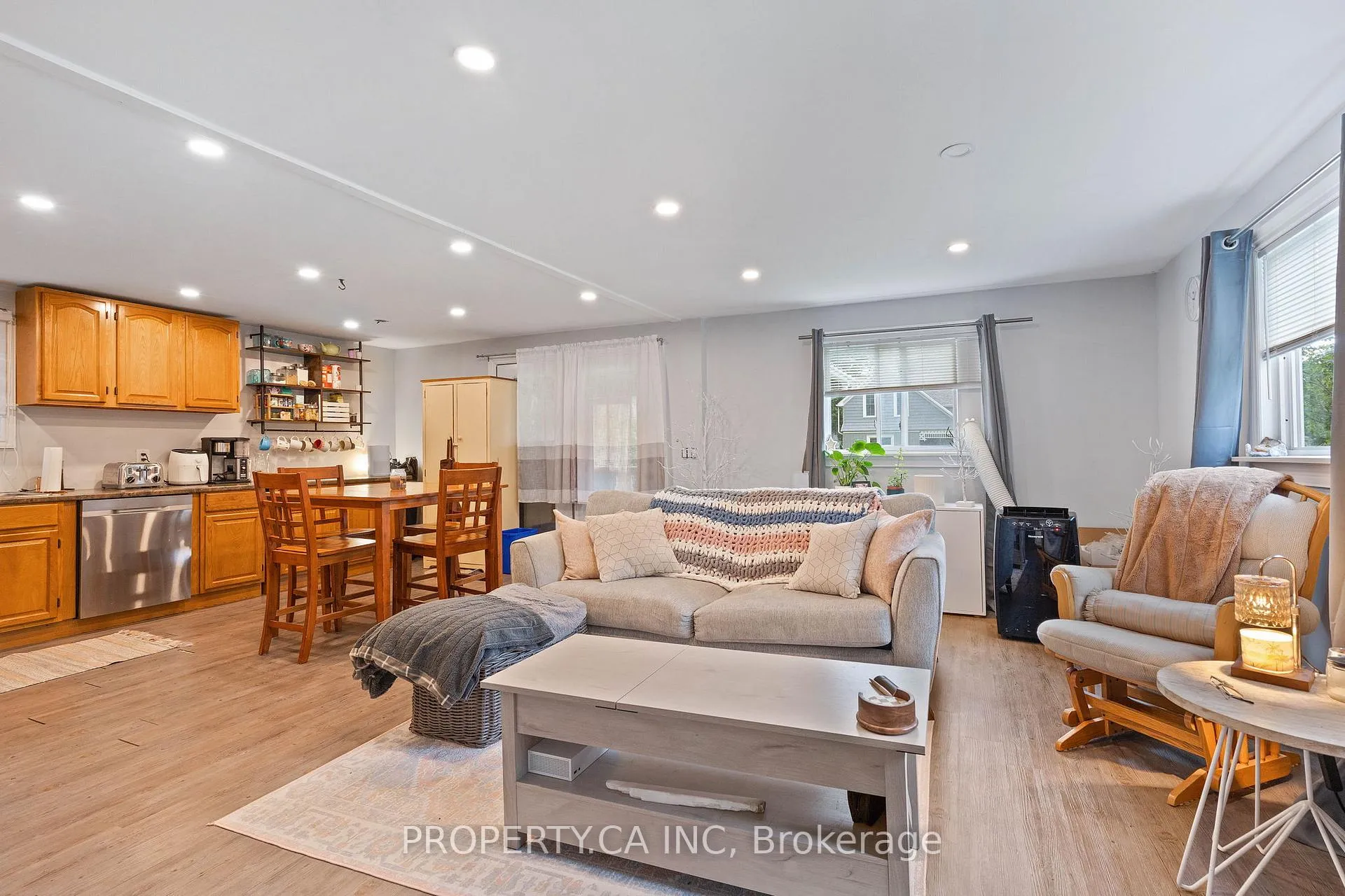 Photo 5 of 190 Ann Street, North Middlesex, Parkhill — HOMEH