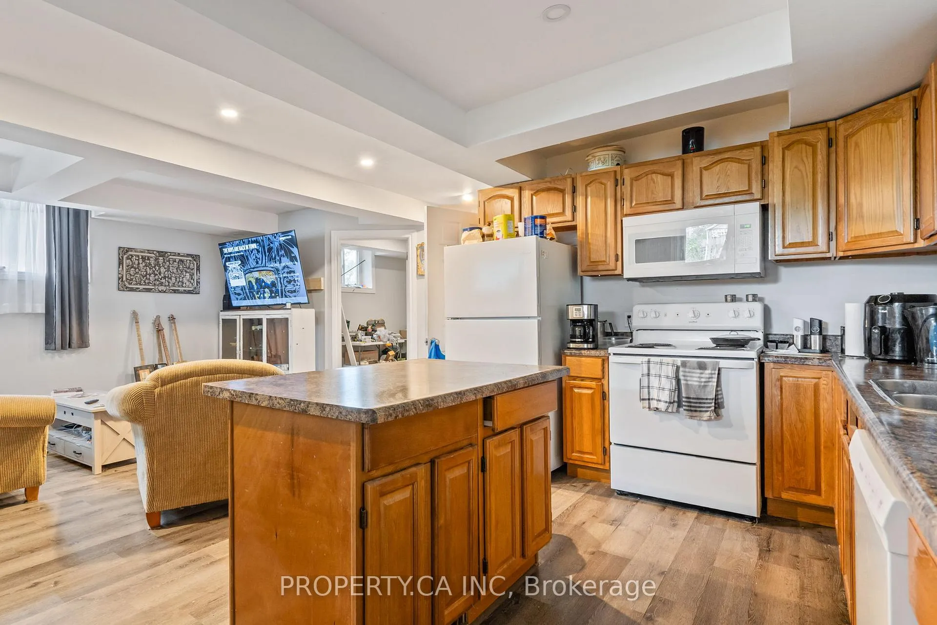 Photo 38 of 190 Ann Street, North Middlesex, Parkhill — HOMEH
