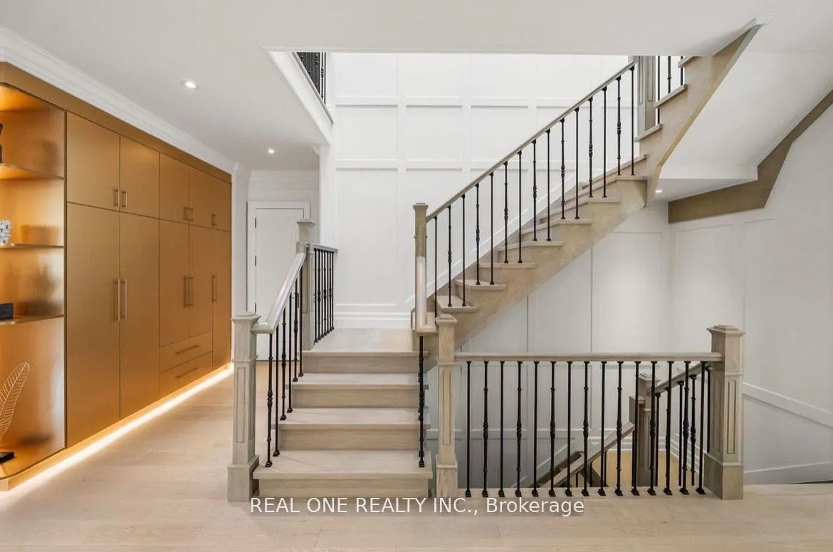 Photo 7 of 46 Hughson Drive, Markham, Buttonville — HOMEH