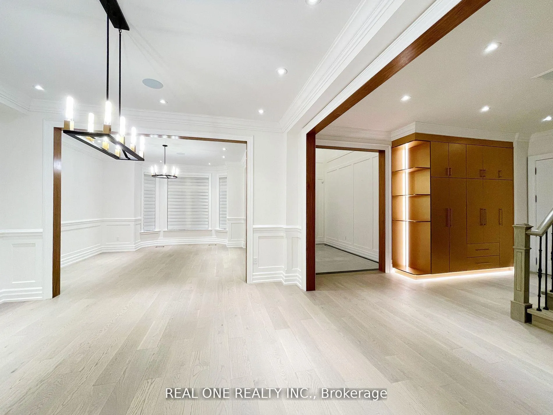 Photo 9 of 46 Hughson Drive, Markham, Buttonville — HOMEH