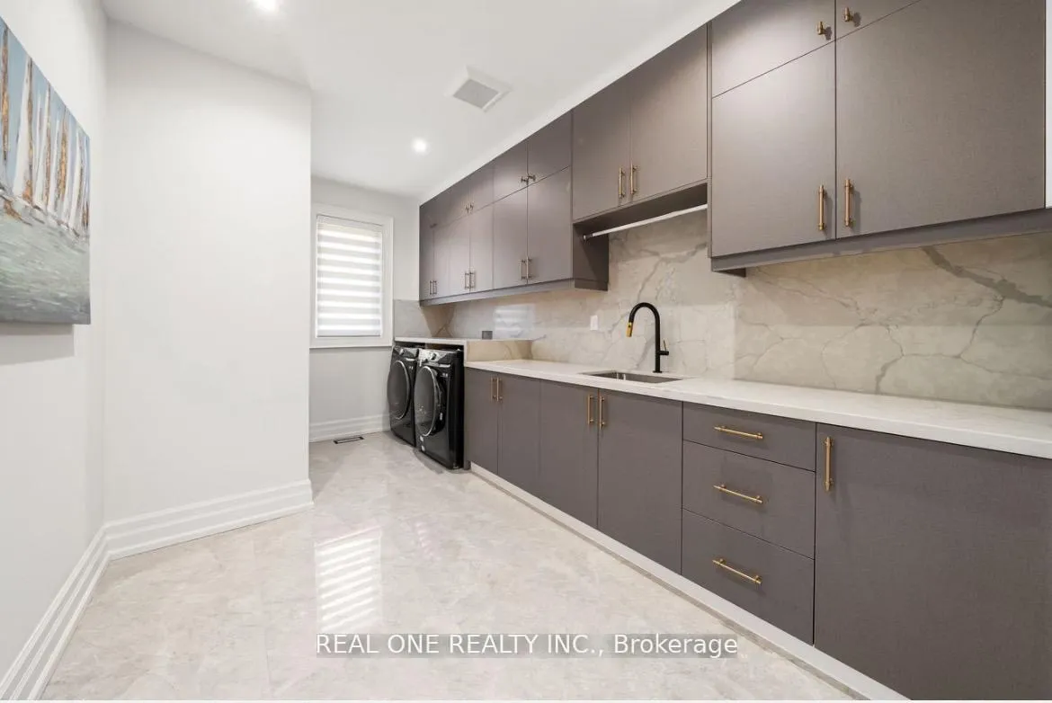 Photo 39 of 46 Hughson Drive, Markham, Buttonville — HOMEH