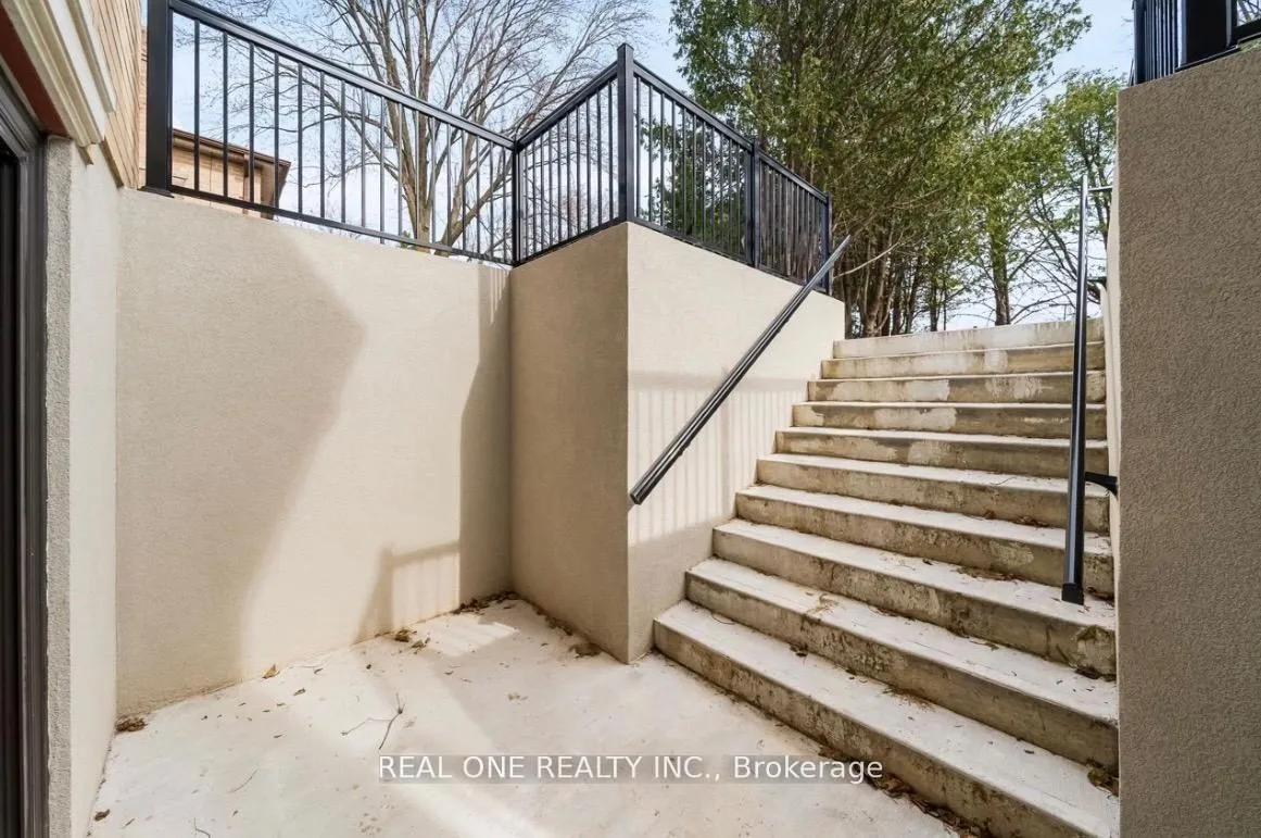 Photo 47 of 46 Hughson Drive, Markham, Buttonville — HOMEH