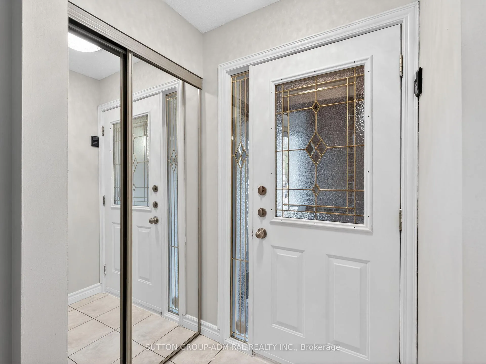 Photo 3 of 116 Patrice Crescent, Vaughan, Crestwood-Springfarm-Yorkhill — HOMEH