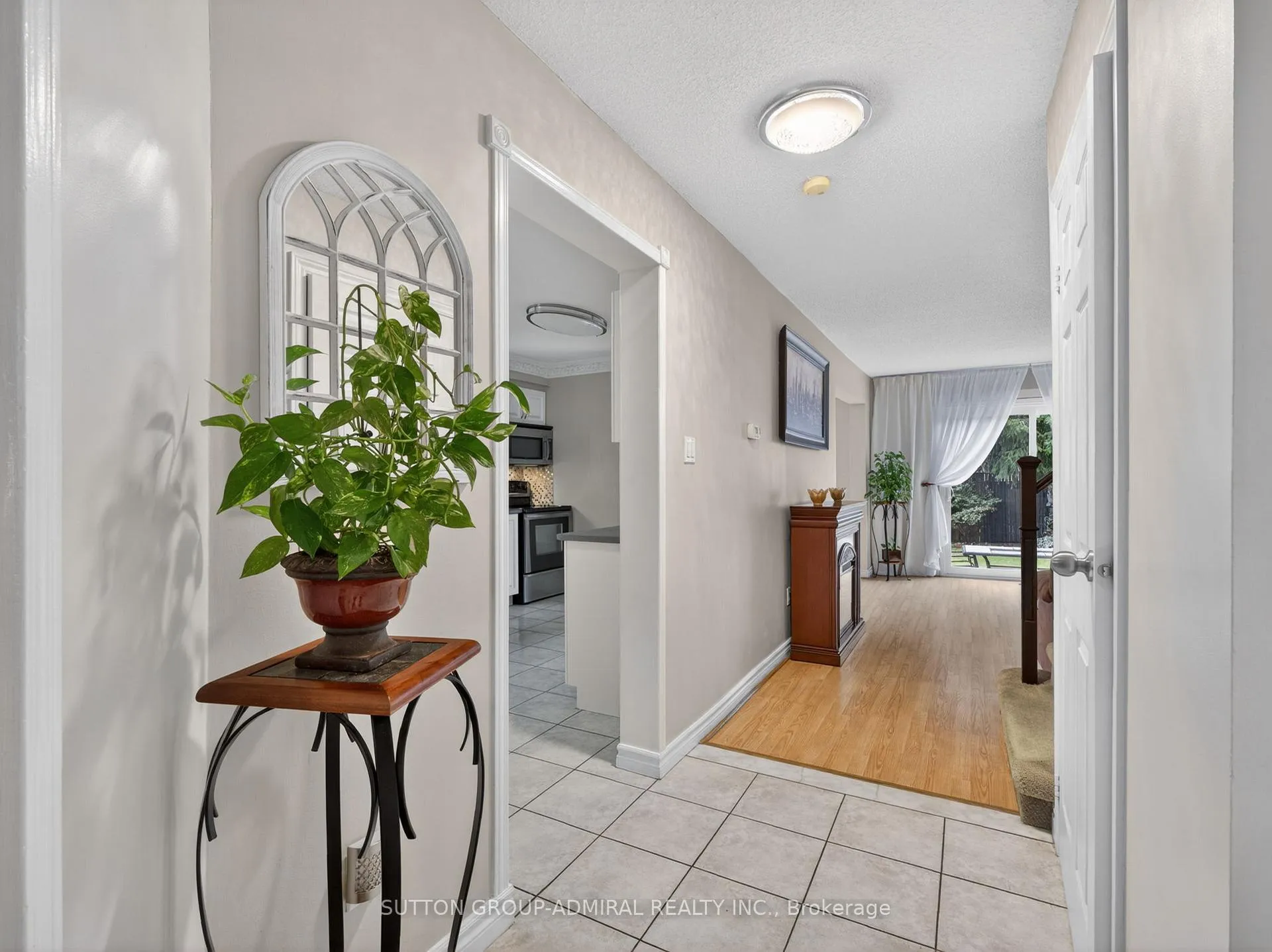 Photo 5 of 116 Patrice Crescent, Vaughan, Crestwood-Springfarm-Yorkhill — HOMEH