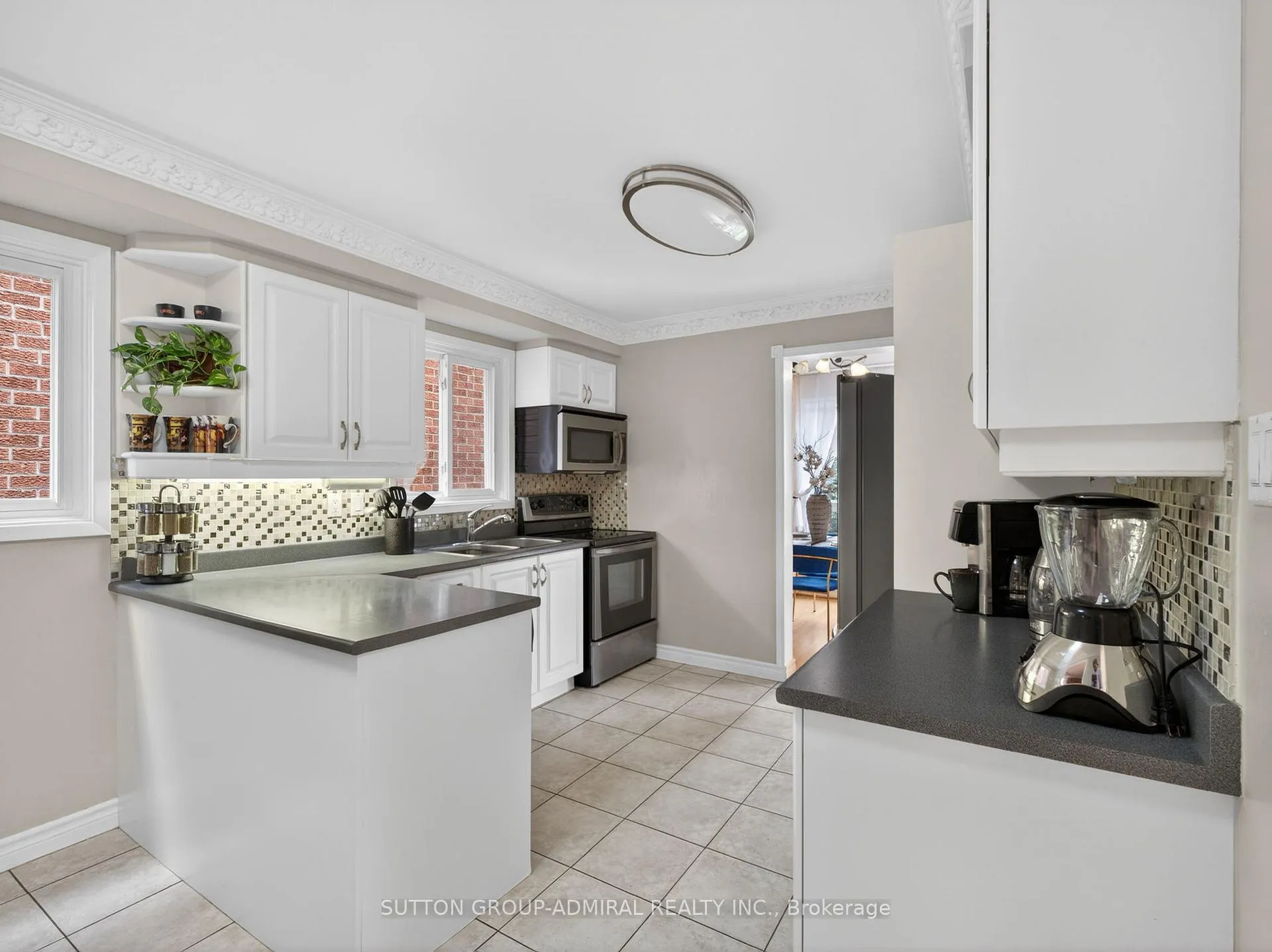 Photo 9 of 116 Patrice Crescent, Vaughan, Crestwood-Springfarm-Yorkhill — HOMEH