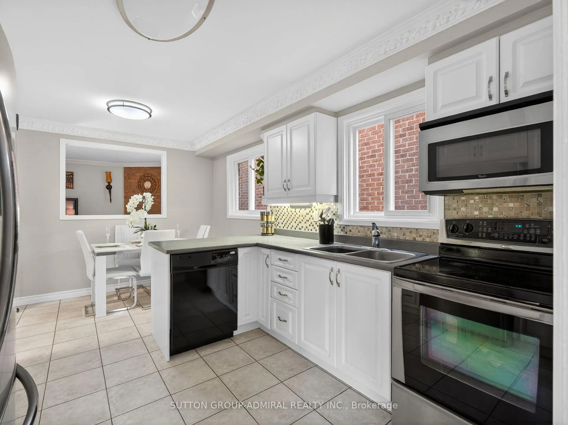 Photo 10 of 116 Patrice Crescent, Vaughan, Crestwood-Springfarm-Yorkhill — HOMEH