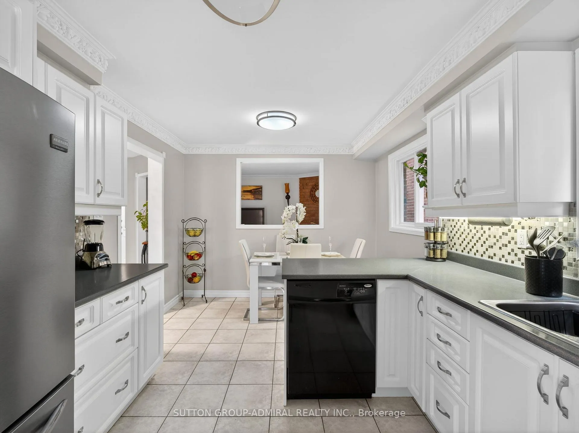 Photo 11 of 116 Patrice Crescent, Vaughan, Crestwood-Springfarm-Yorkhill — HOMEH