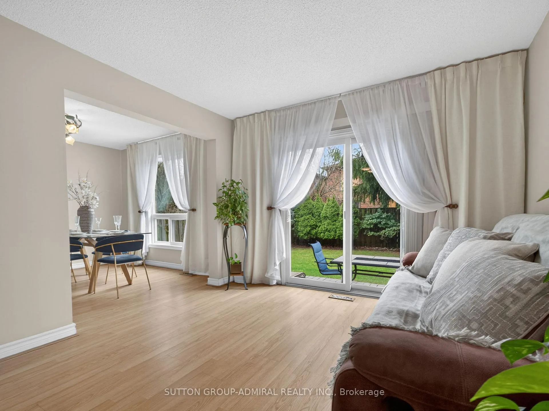 Photo 13 of 116 Patrice Crescent, Vaughan, Crestwood-Springfarm-Yorkhill — HOMEH