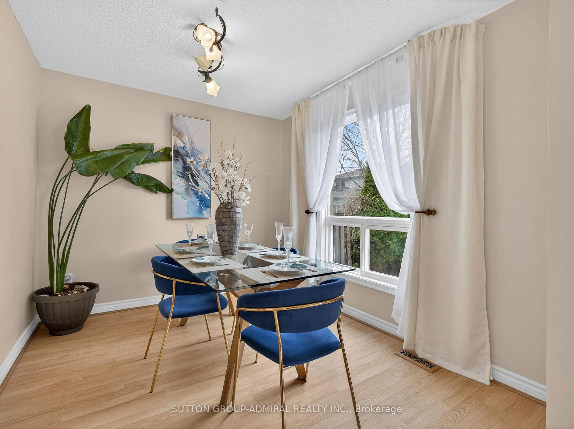 Photo 16 of 116 Patrice Crescent, Vaughan, Crestwood-Springfarm-Yorkhill — HOMEH