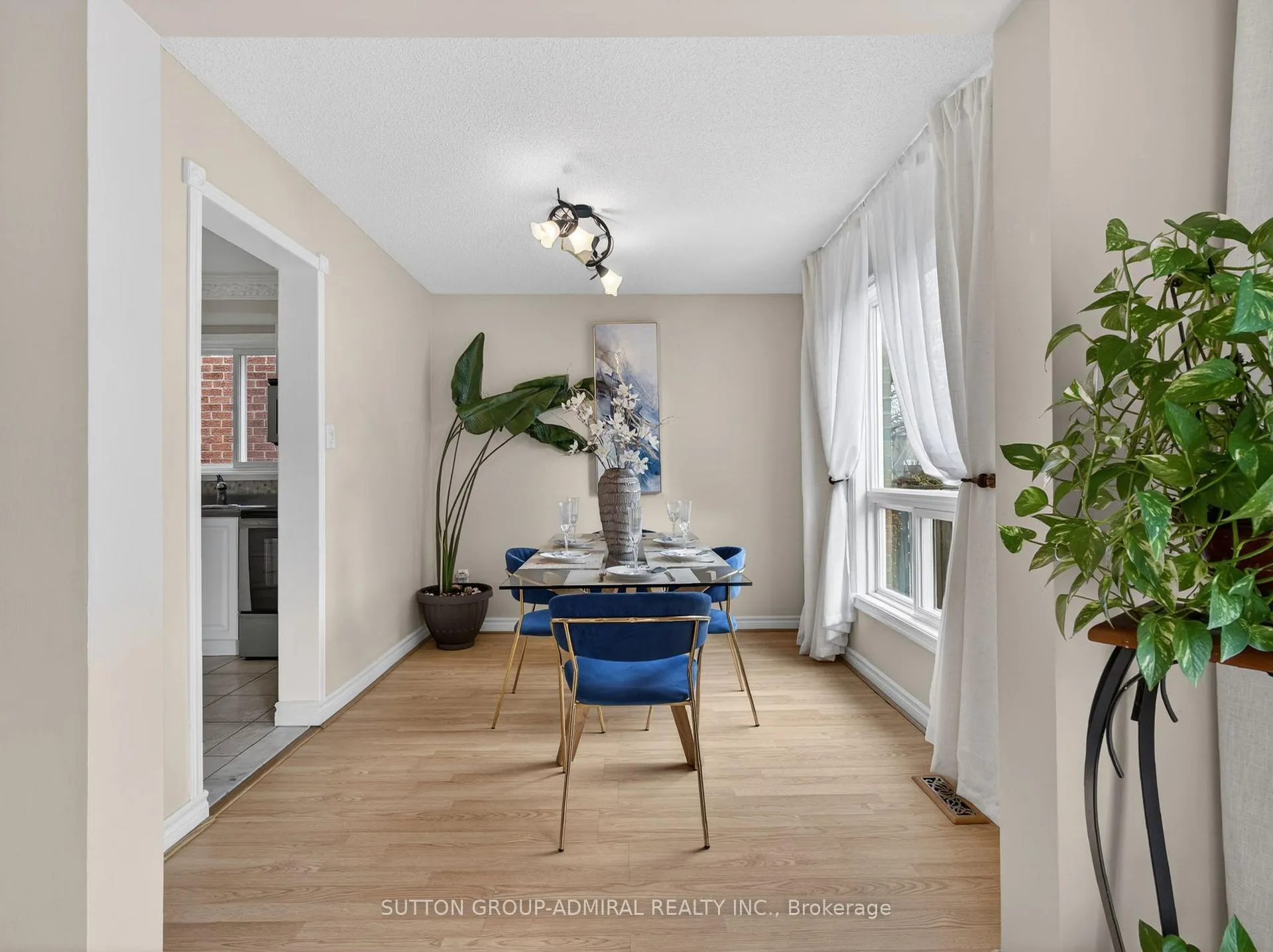 Photo 17 of 116 Patrice Crescent, Vaughan, Crestwood-Springfarm-Yorkhill — HOMEH