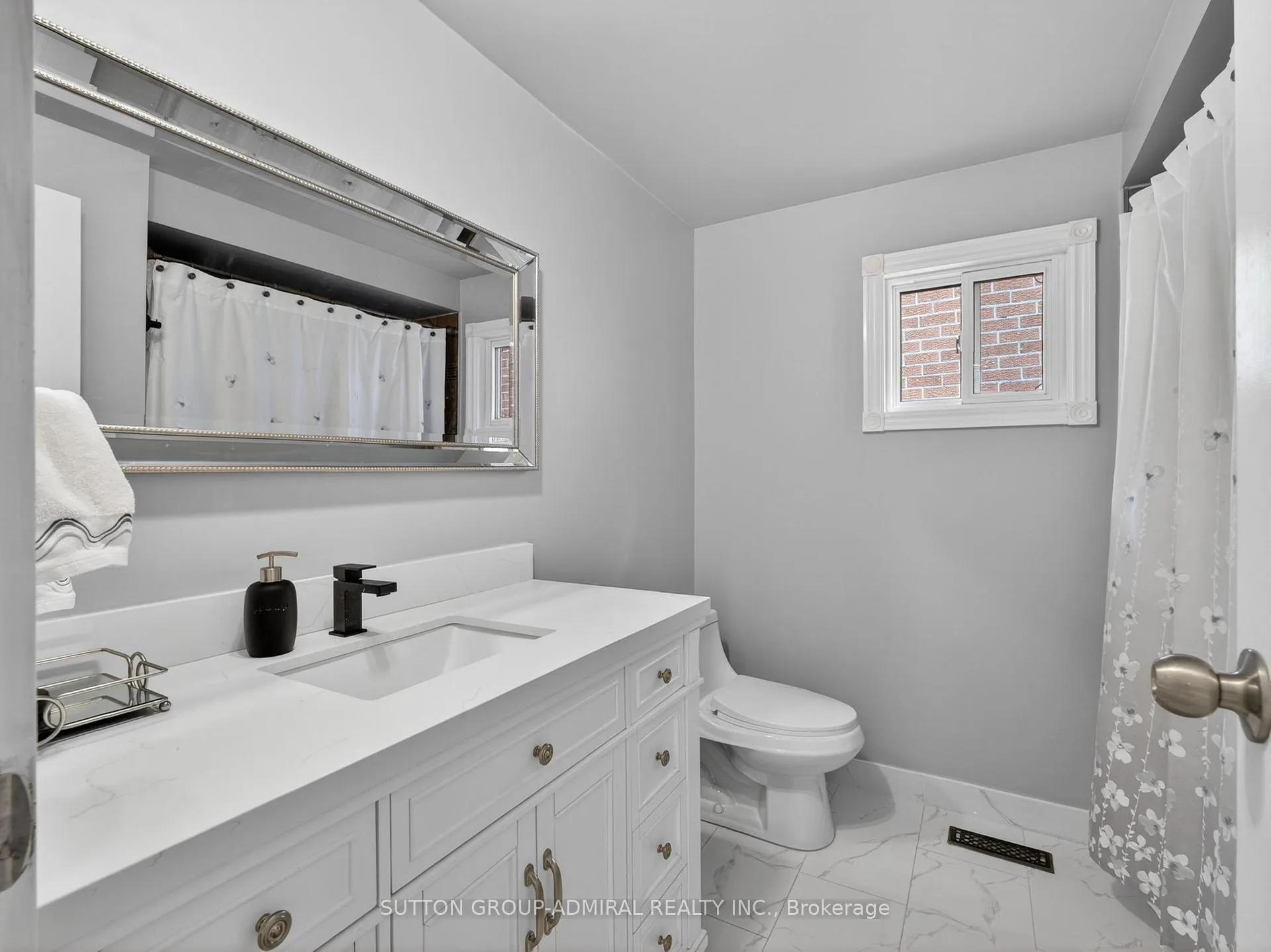 Photo 36 of 116 Patrice Crescent, Vaughan, Crestwood-Springfarm-Yorkhill — HOMEH
