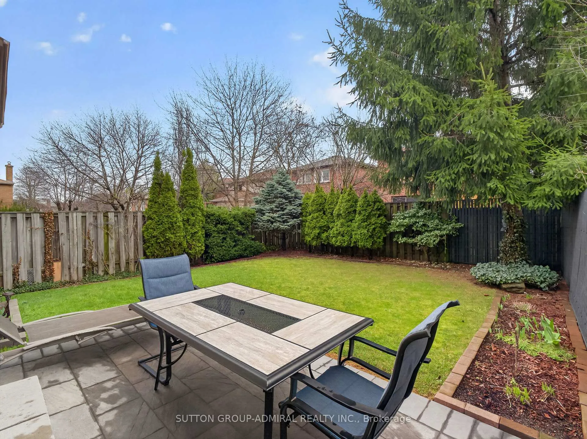 Photo 44 of 116 Patrice Crescent, Vaughan, Crestwood-Springfarm-Yorkhill — HOMEH