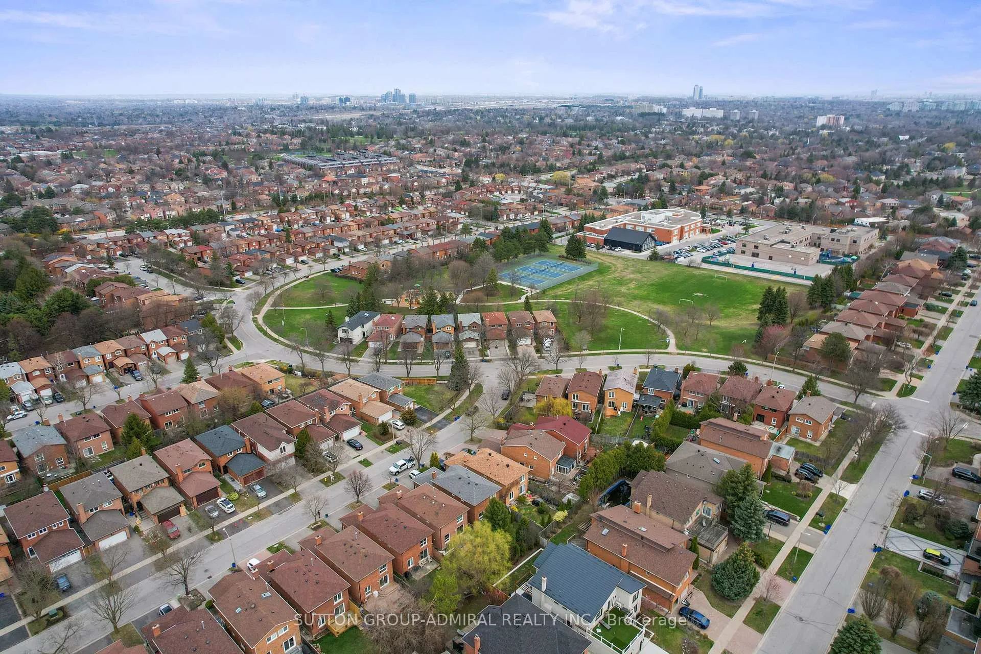 Photo 49 of 116 Patrice Crescent, Vaughan, Crestwood-Springfarm-Yorkhill — HOMEH