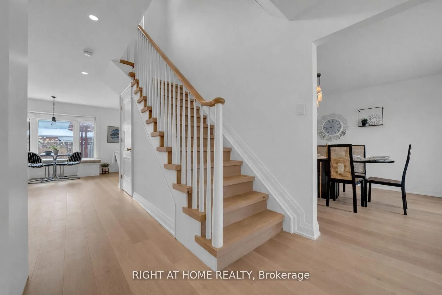 Photo 4 of 527 Beech Street E, Whitby, Pringle Creek — HOMEH