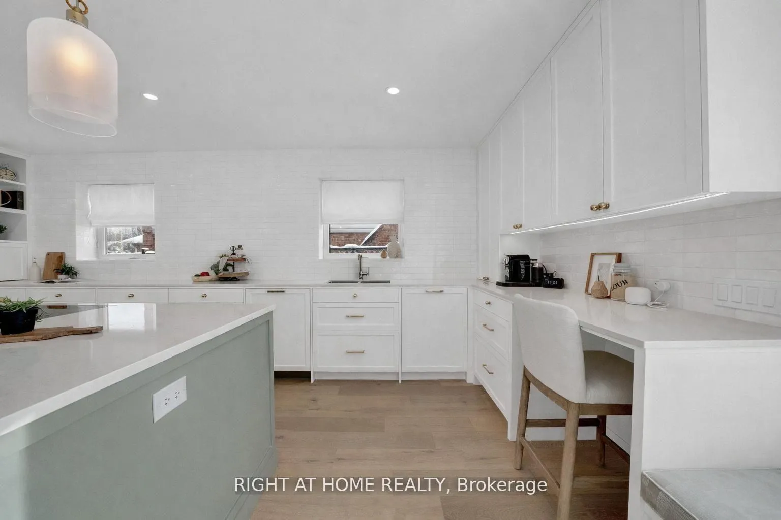 Photo 9 of 527 Beech Street E, Whitby, Pringle Creek — HOMEH