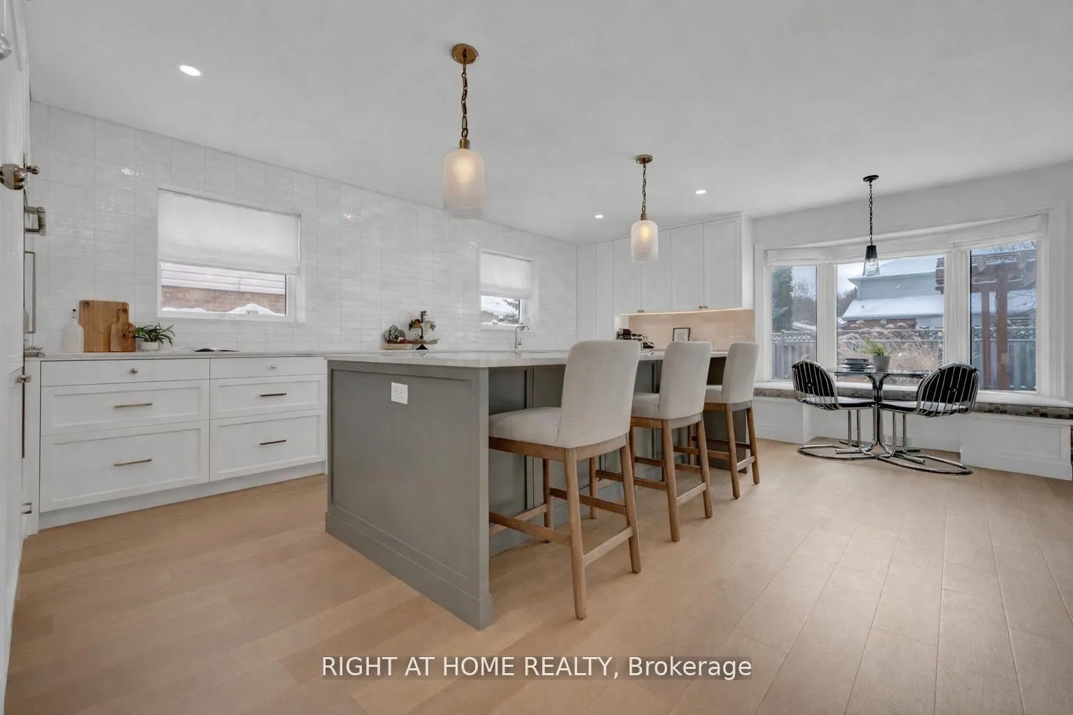 Photo 11 of 527 Beech Street E, Whitby, Pringle Creek — HOMEH