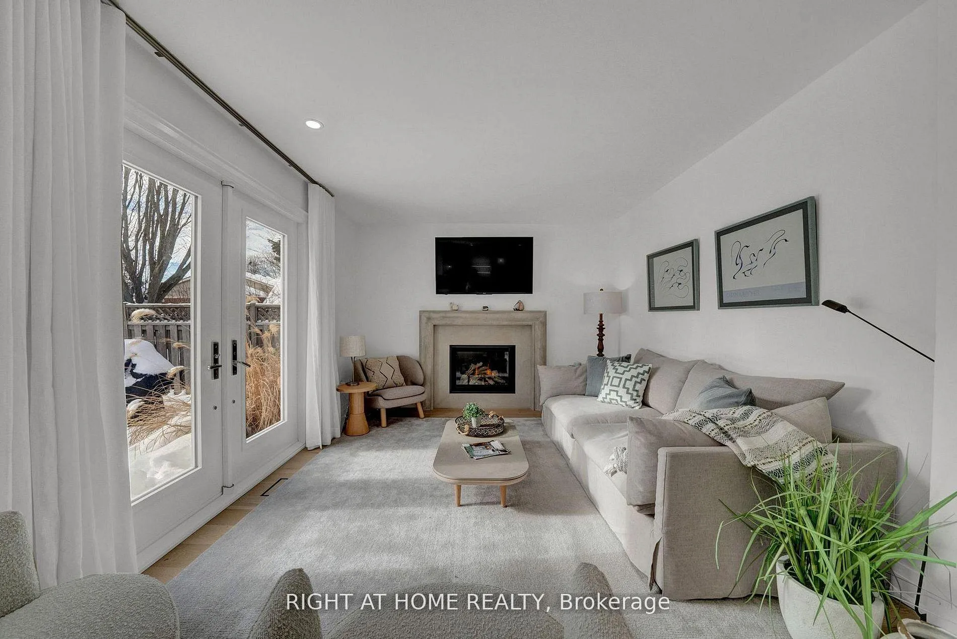 Photo 15 of 527 Beech Street E, Whitby, Pringle Creek — HOMEH