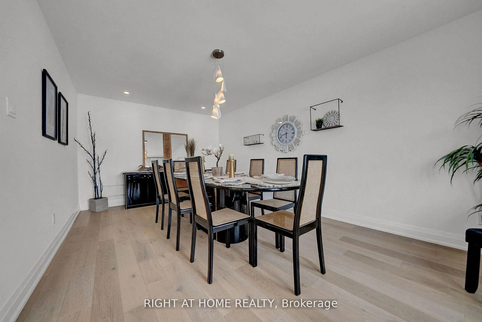 Photo 18 of 527 Beech Street E, Whitby, Pringle Creek — HOMEH