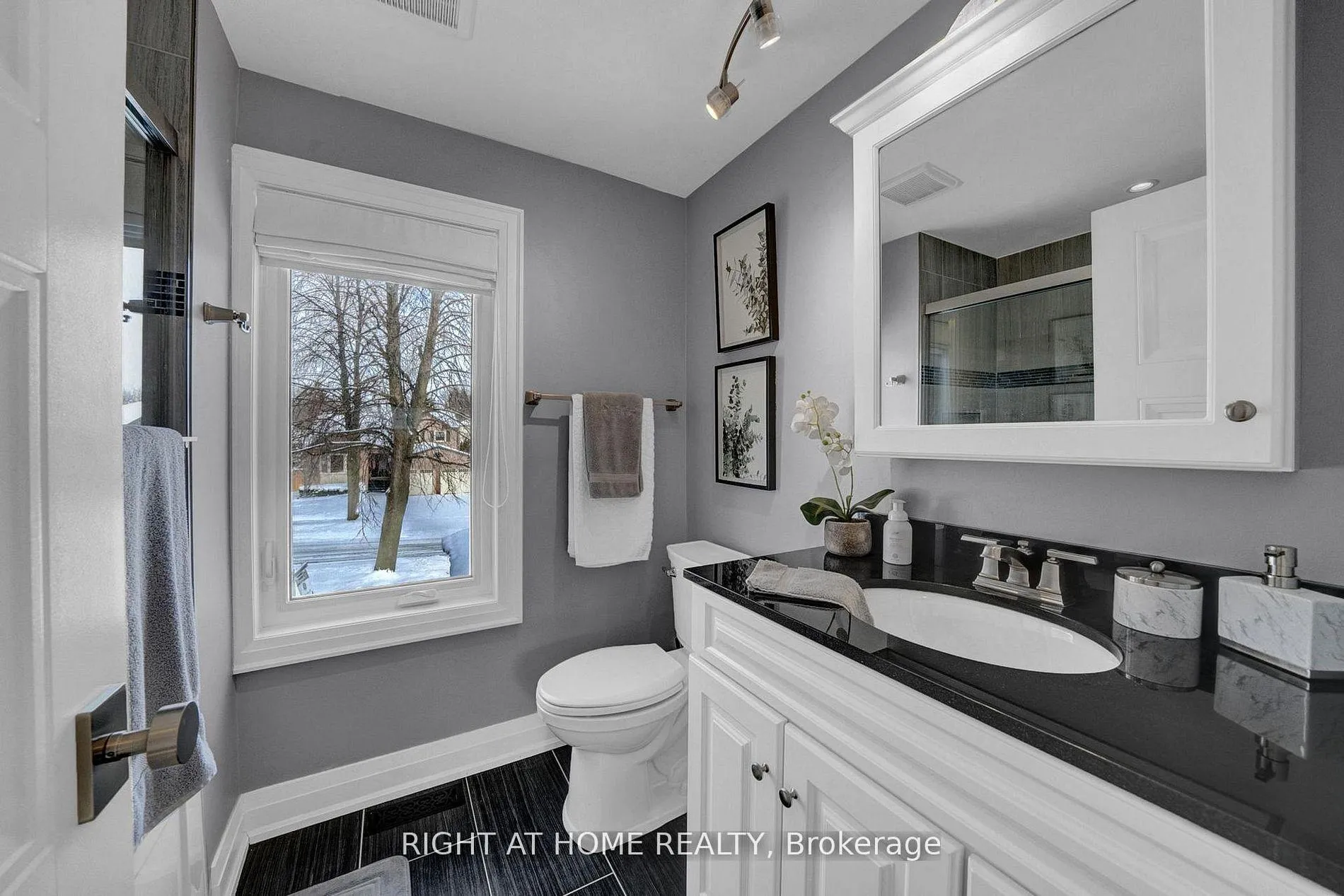 Photo 32 of 527 Beech Street E, Whitby, Pringle Creek — HOMEH
