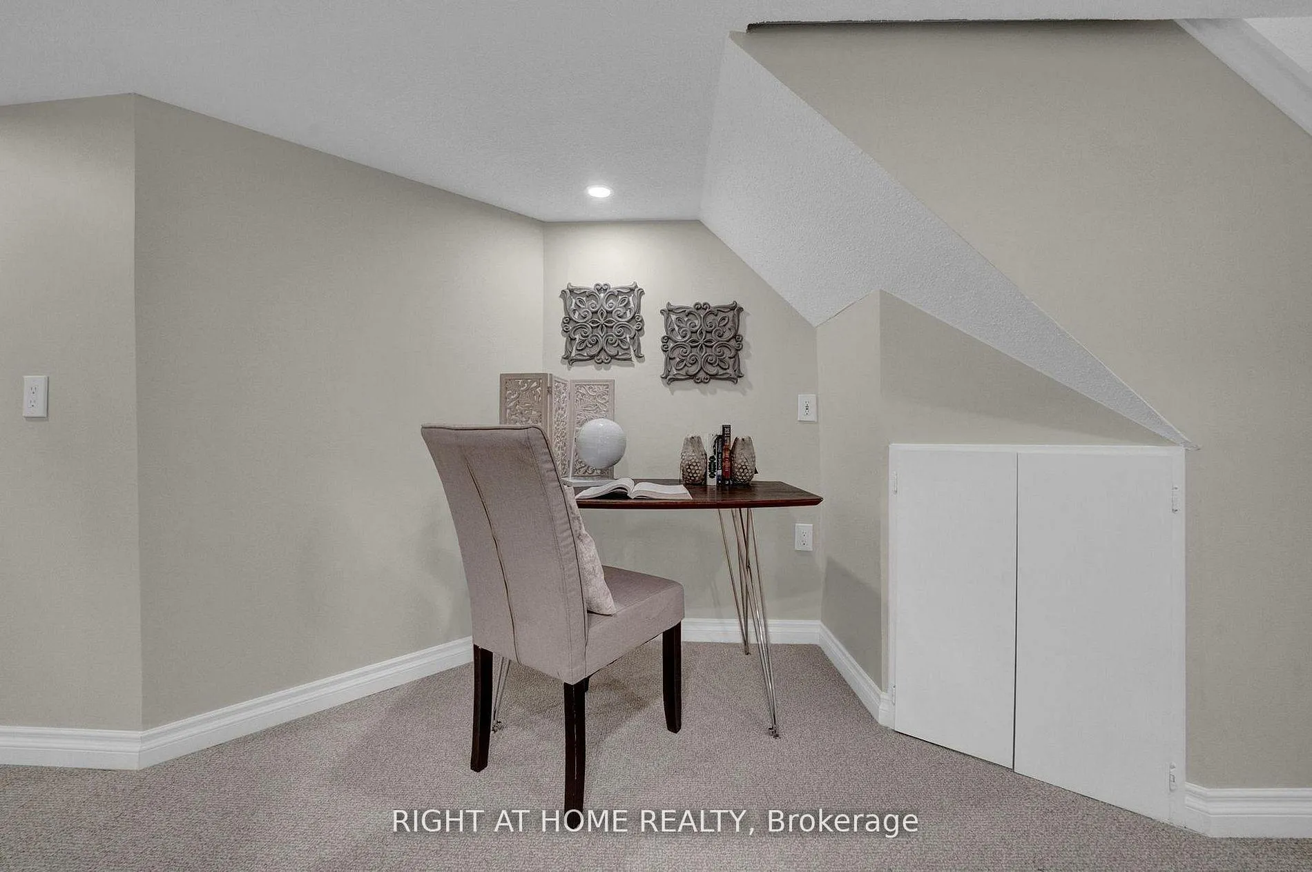 Photo 36 of 527 Beech Street E, Whitby, Pringle Creek — HOMEH
