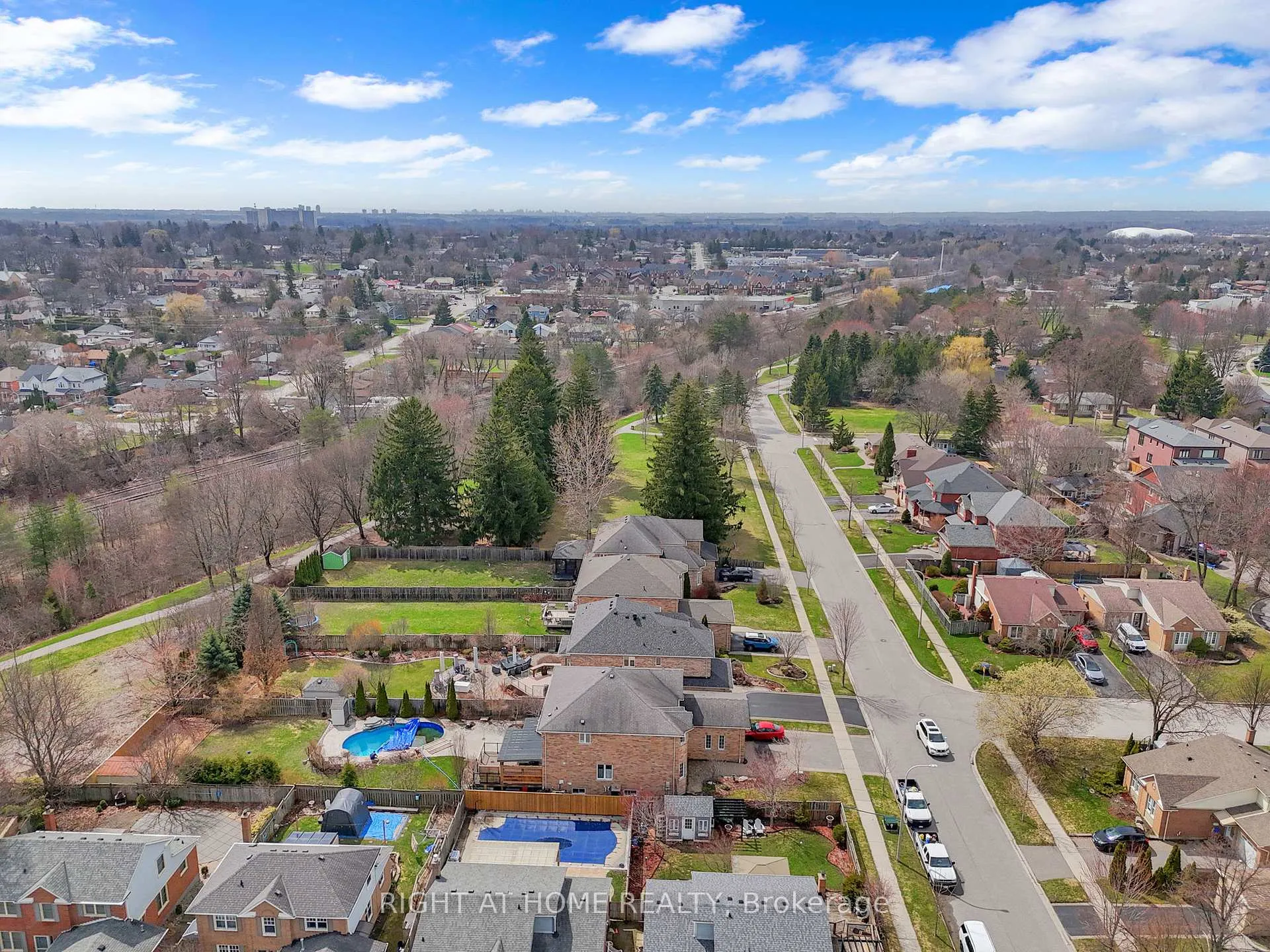 Photo 43 of 527 Beech Street E, Whitby, Pringle Creek — HOMEH