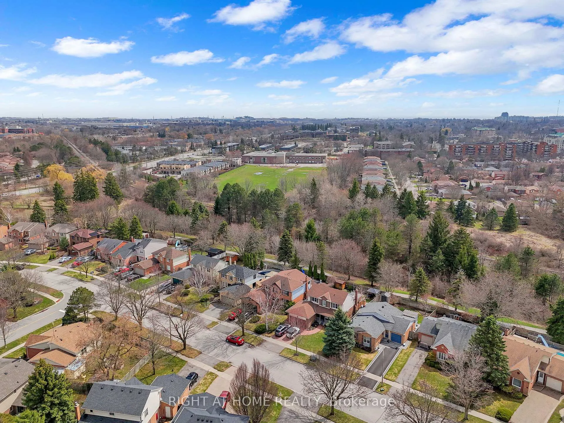 Photo 44 of 527 Beech Street E, Whitby, Pringle Creek — HOMEH