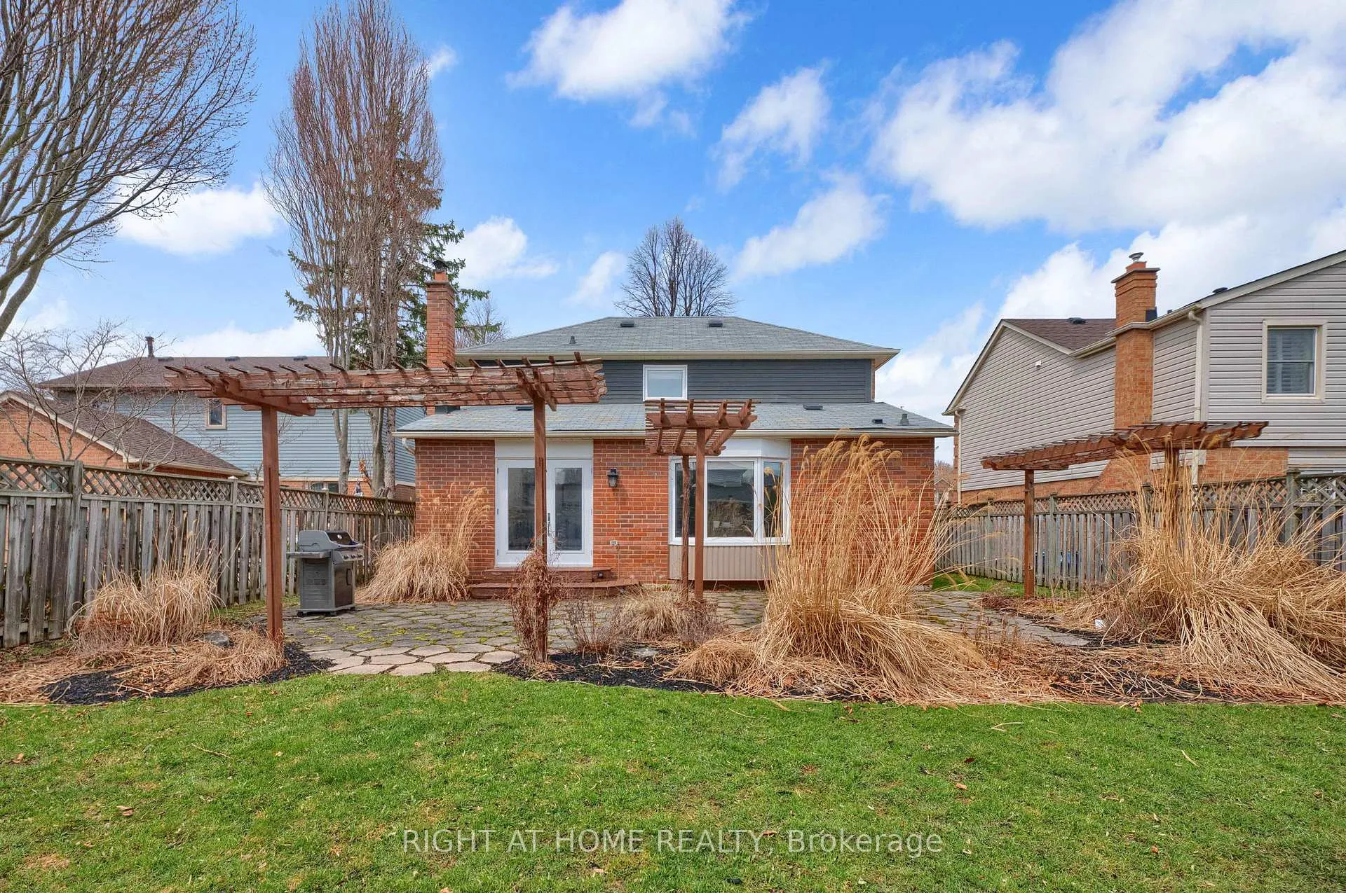 Photo 45 of 527 Beech Street E, Whitby, Pringle Creek — HOMEH