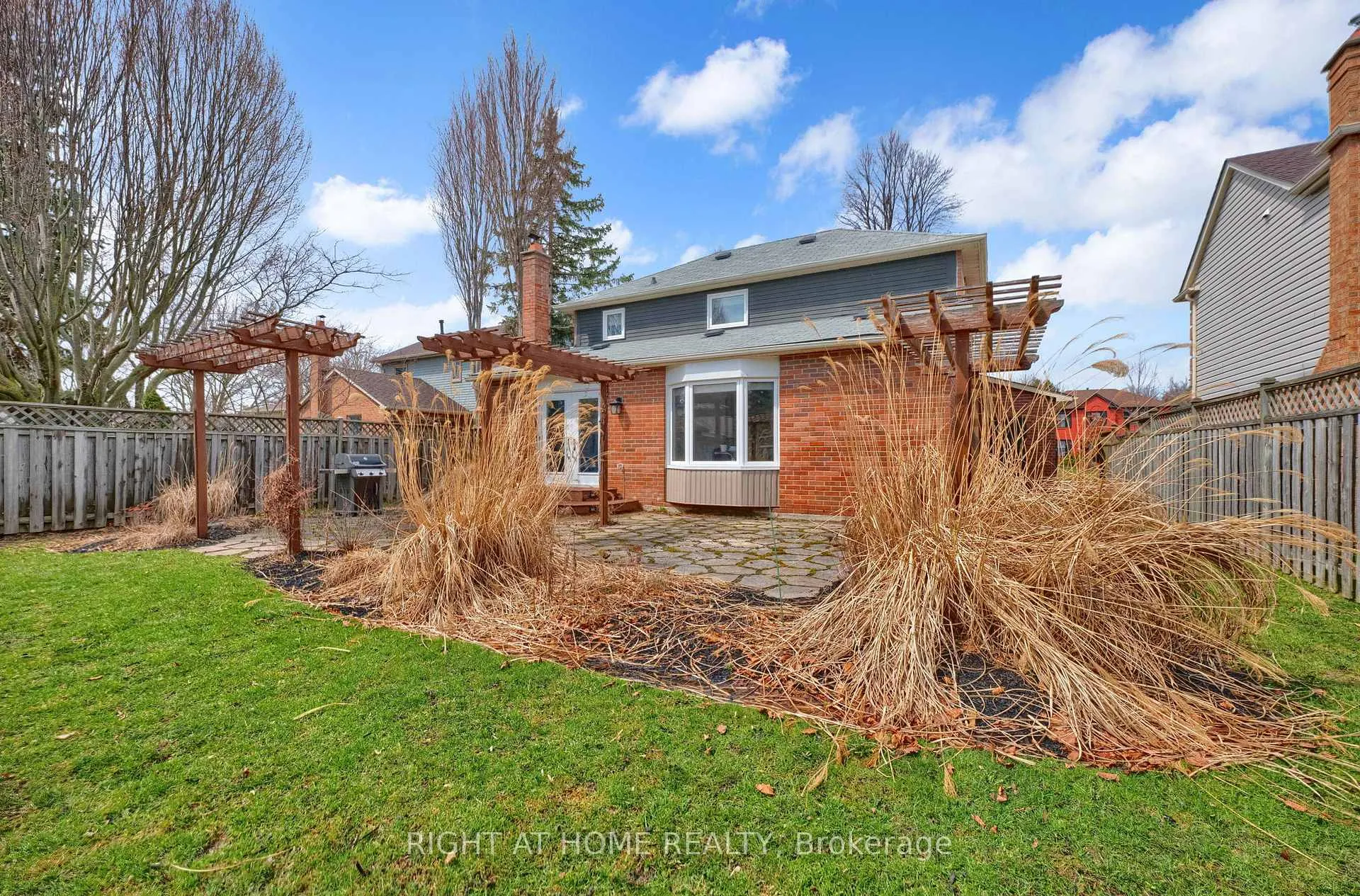 Photo 46 of 527 Beech Street E, Whitby, Pringle Creek — HOMEH
